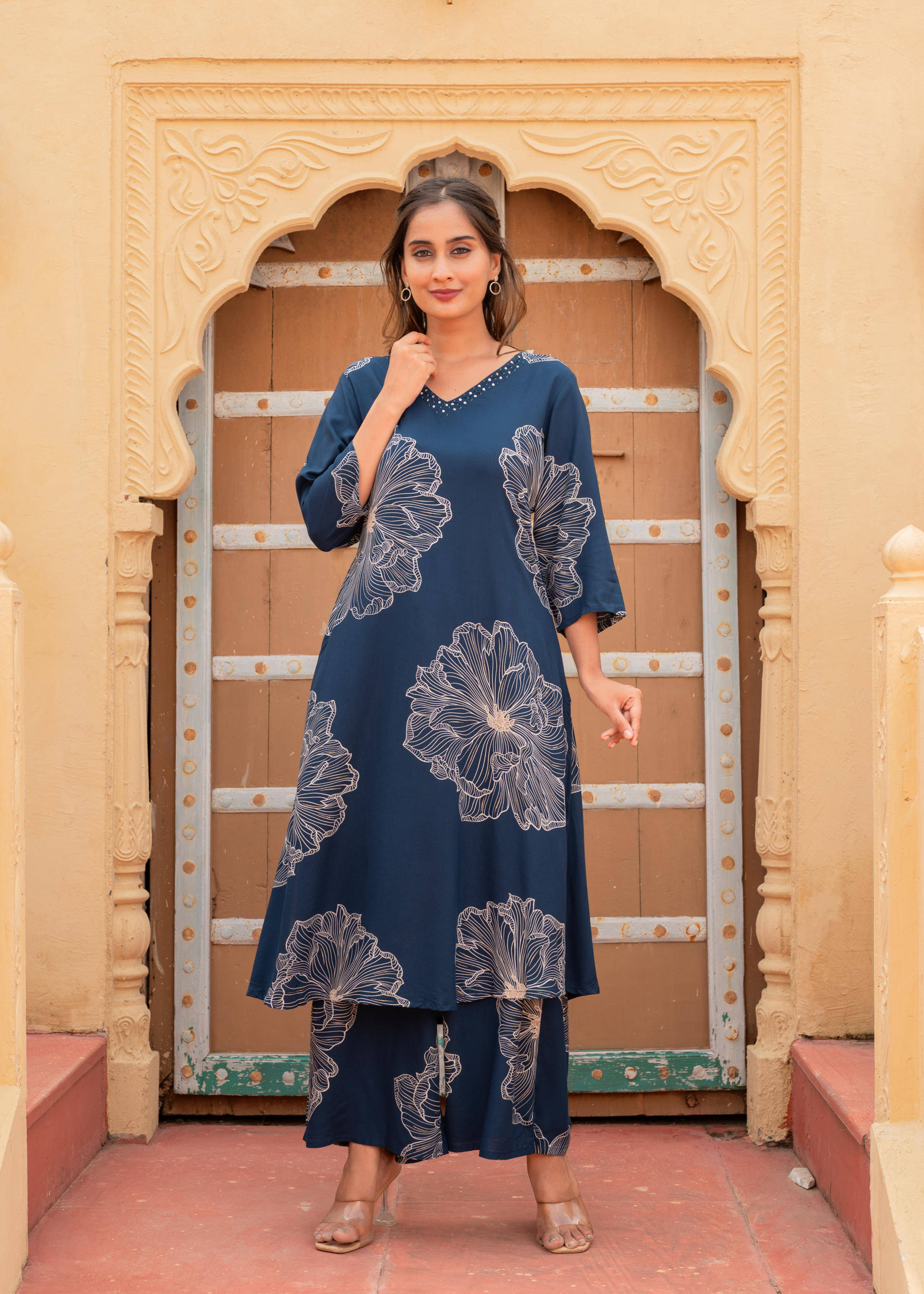     			Juniper Women Viscose Printed Straight Kurti With Pants ( Navy )