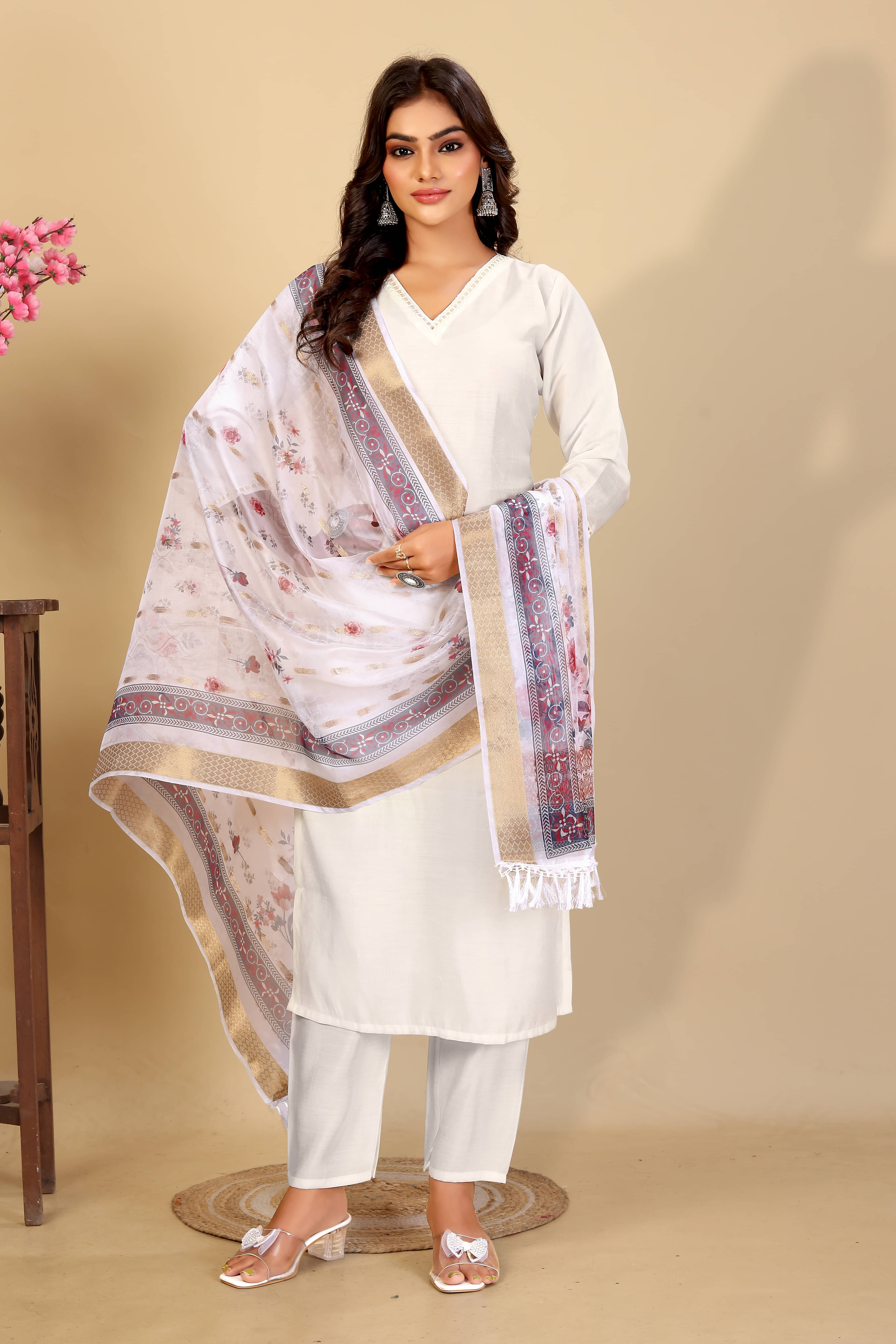     			Sanwariya Silks Women Rayon Solid Straight Kurti With Pants ( Cream )