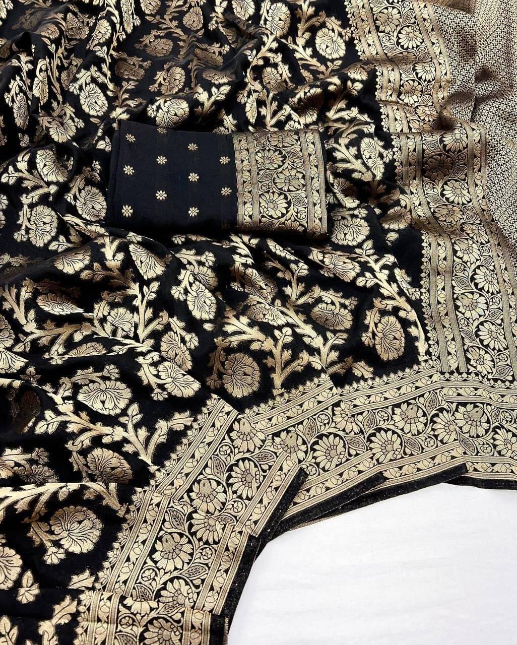     			Shree Mahantam Silk Printed Banarasi saree With Unstitched Blouse Piece ( Black )