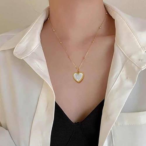     			amisha hub Golden Pendant ( Pack of 1 )