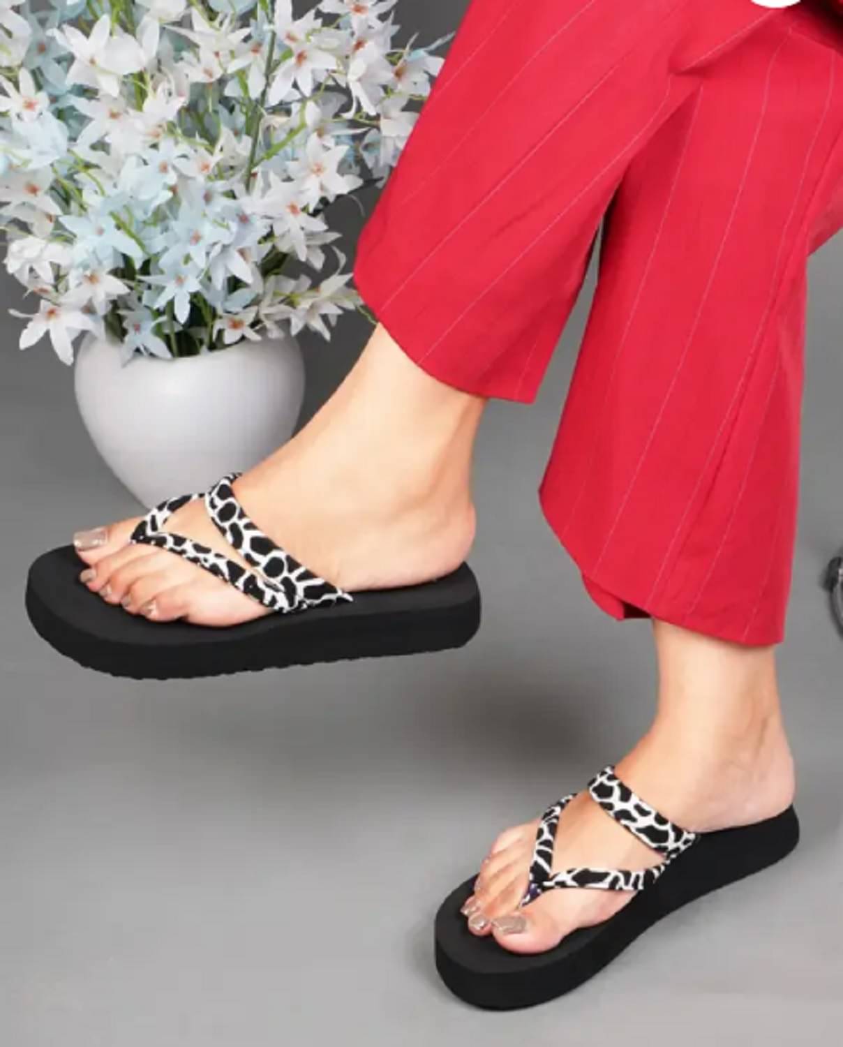     			Feens Black Women's Thong Flip Flop