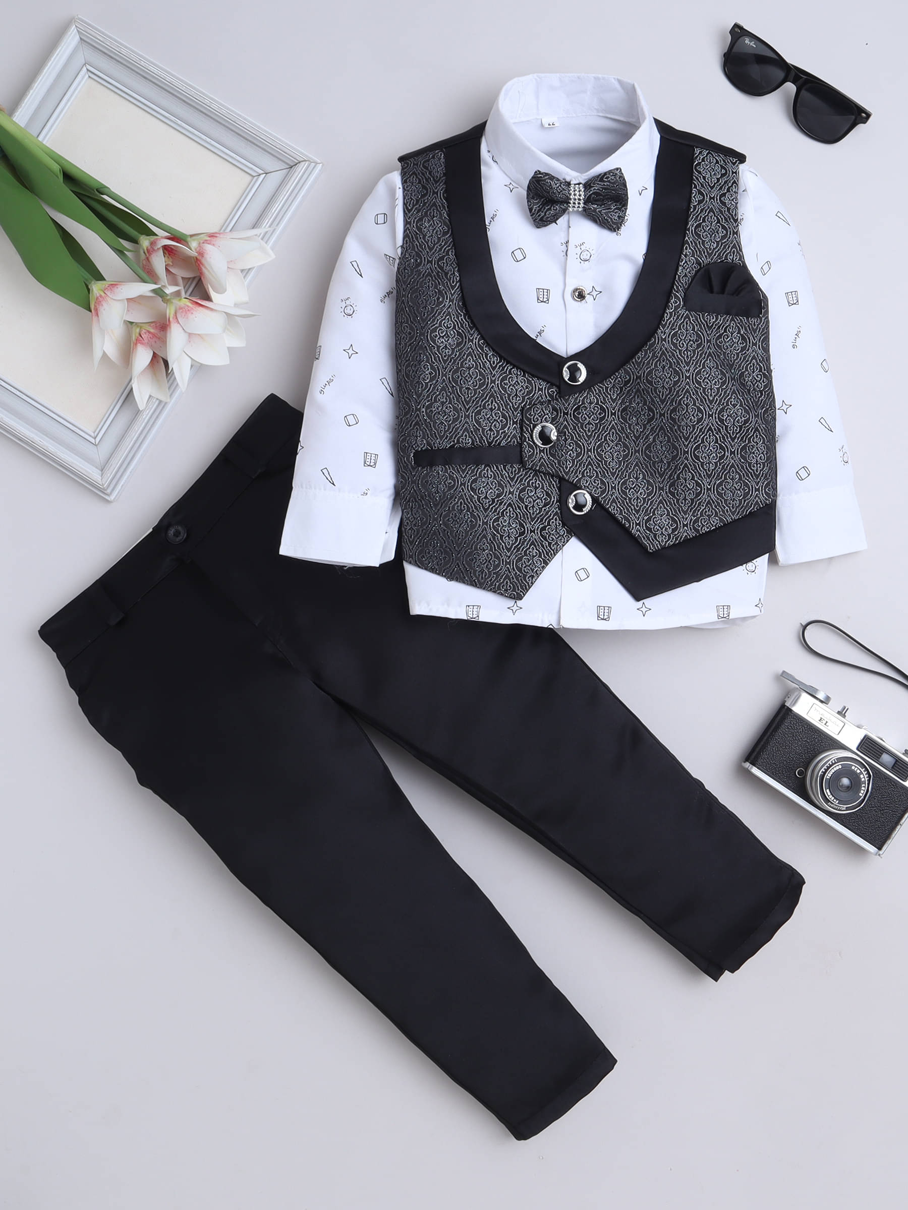     			Fourfolds Boys Cotton Blend Suit ( Pack of 1 , Black )