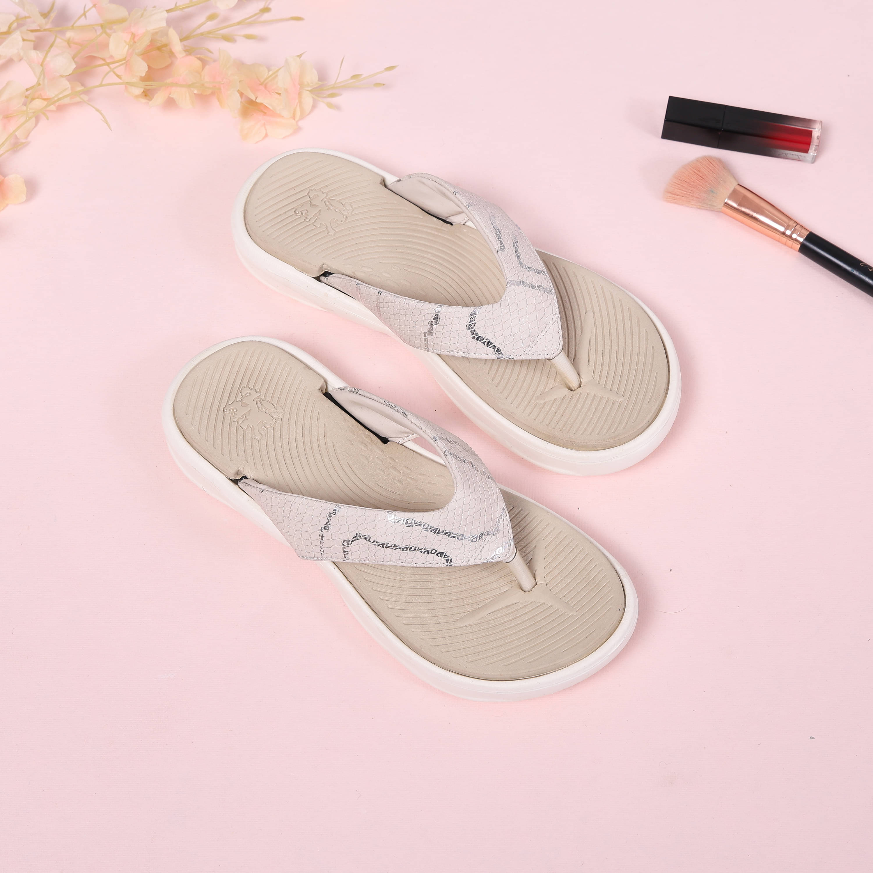     			Guardian White Women's Slipper