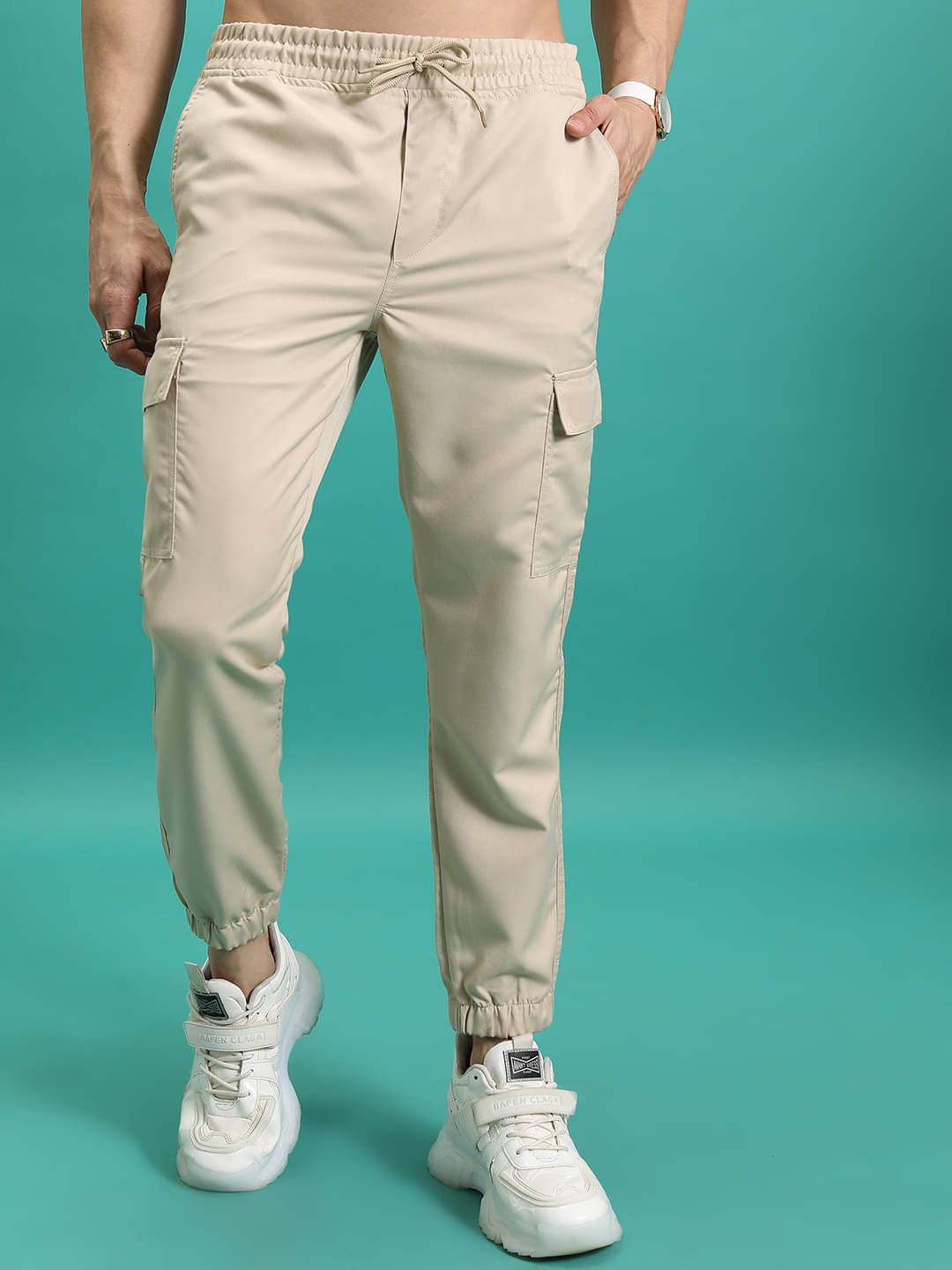     			Highlander Regular Flat Men's Cargos - Beige ( Pack of 1 )