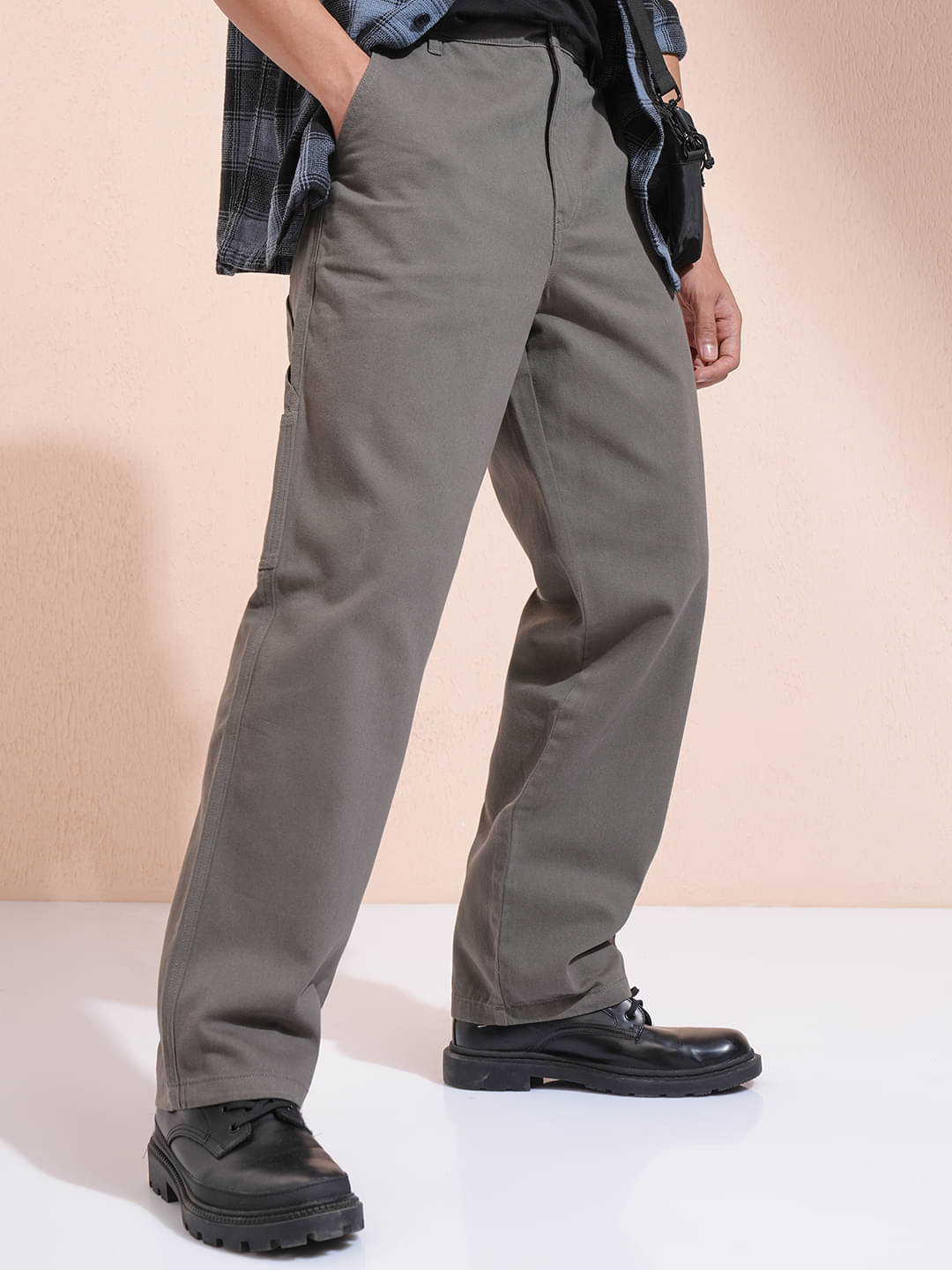     			Highlander Regular Flat Men's Cargos - Grey ( Pack of 1 )