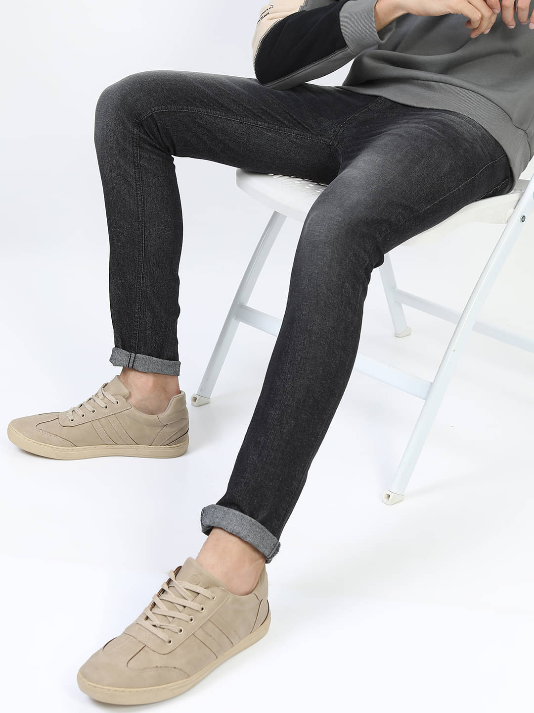 Highlander Skinny Fit Basic Men's Jeans - Black ( Pack of 1 )     			Highlander Skinny Fit Basic Men's Jeans - Black ( Pack of 1 )