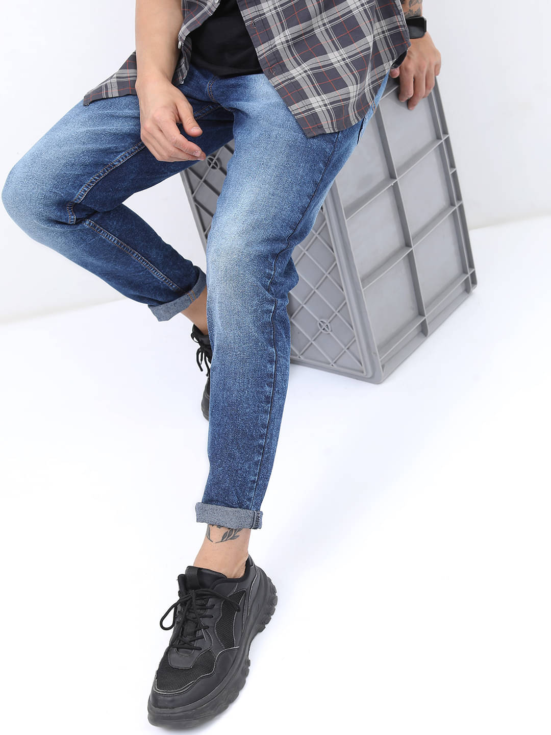 Highlander Tapered Men's Jeans - Indigo Blue ( Pack of 1 )     			Highlander Tapered Men's Jeans - Indigo Blue ( Pack of 1 )