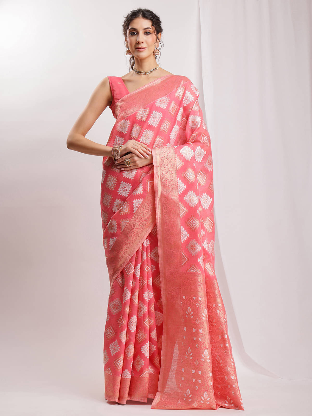 Janasya Silk Blend Woven Banarasi saree With Unstitched Blouse Piece ( Navy Blue ) Janasya Silk Blend Woven Banarasi saree With Unstitched Blouse Piece ( Navy Blue )