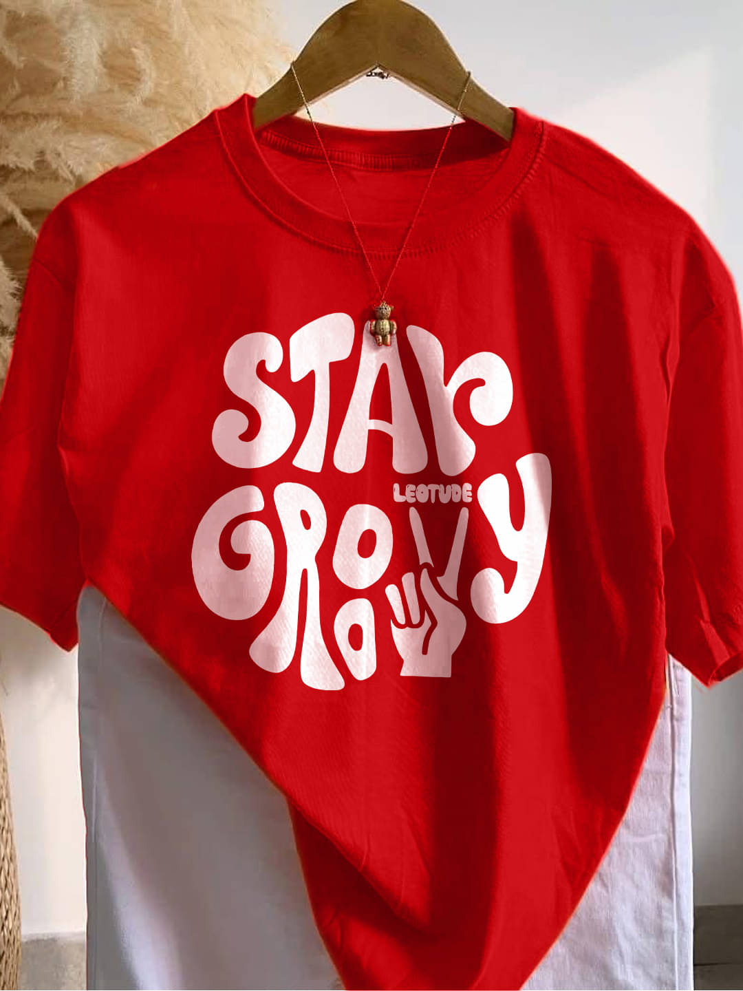 Leotude Men Cotton Blend Oversized Fit Printed T-Shirt ( Red )     			Leotude Men Cotton Blend Oversized Fit Printed T-Shirt ( Red )