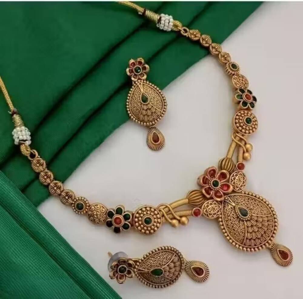     			Pamadhya Multicolor Copper Necklace Set ( Pack of 1 )