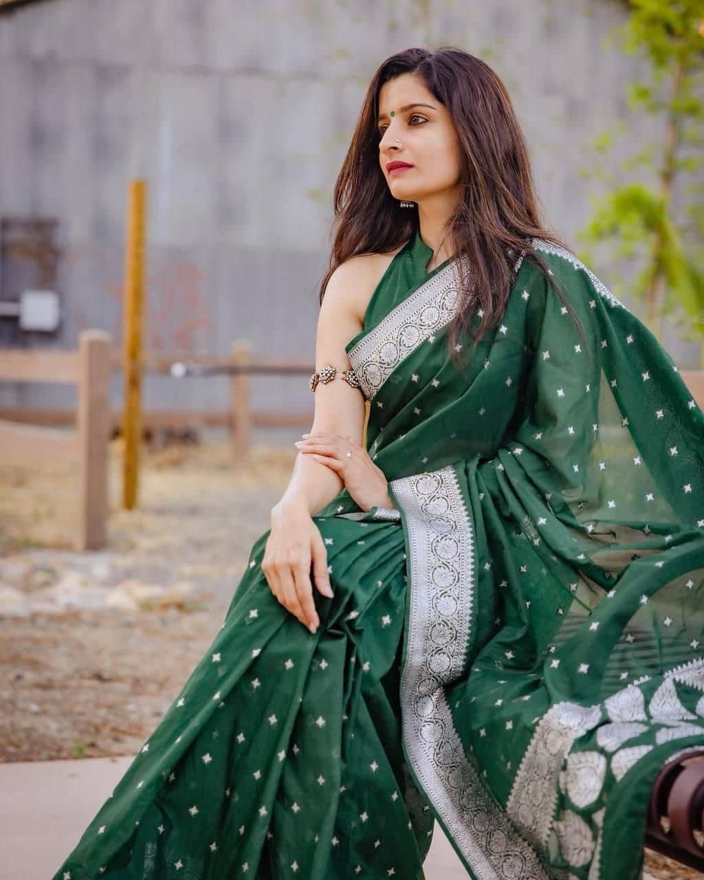 fab woven Art Silk Woven Kanjeevaram Sarees With Unstitched Blouse Piece ( Green ) - Sarees | Buy online on ZillyBuy