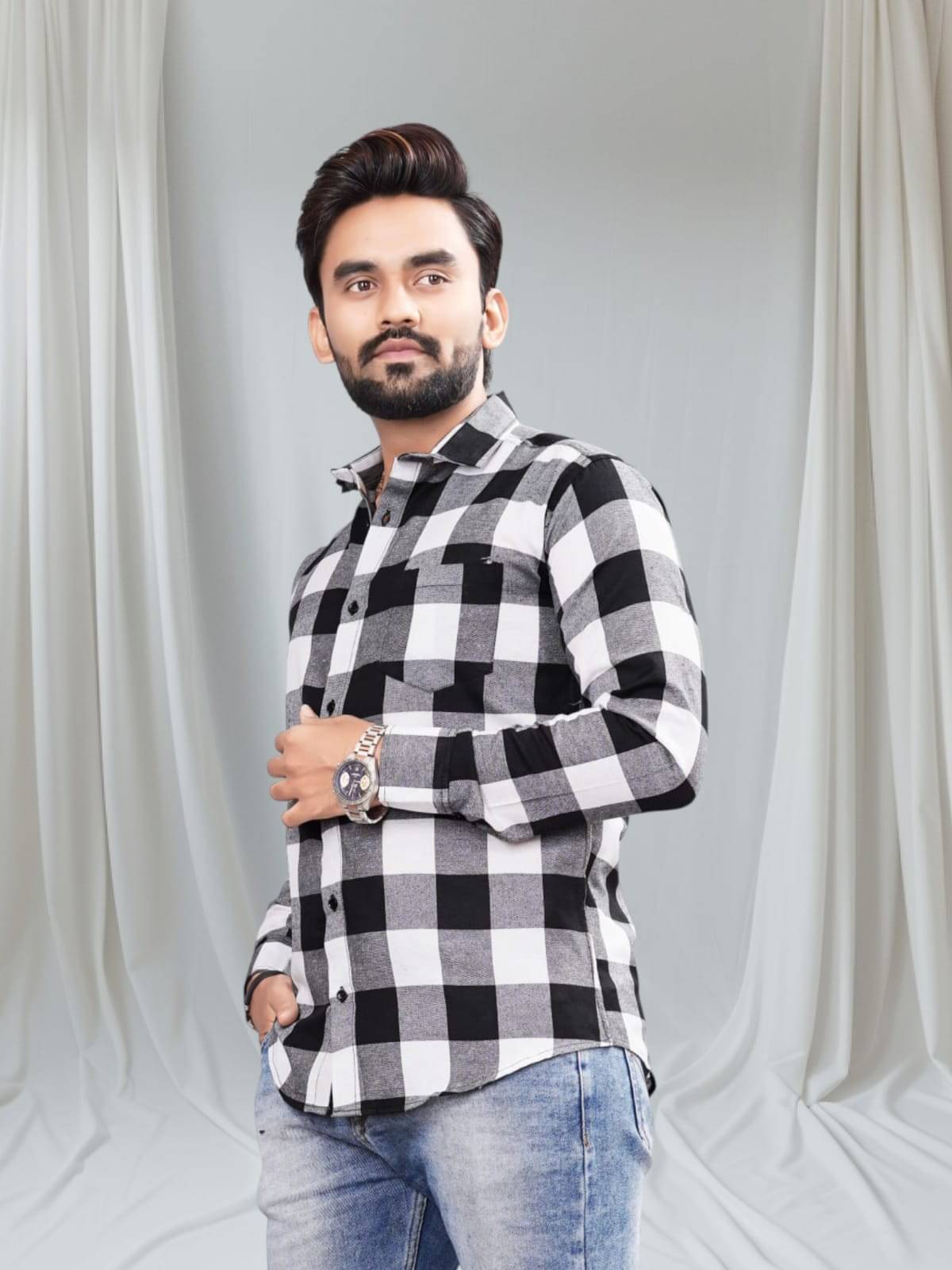 J V Brothers Cotton Blend Regular Fit Full Sleeves Men's Formal Shirt - Black ( Pack of 1 )     			J V Brothers Cotton Blend Regular Fit Full Sleeves Men's Formal Shirt - Black ( Pack of 1 )