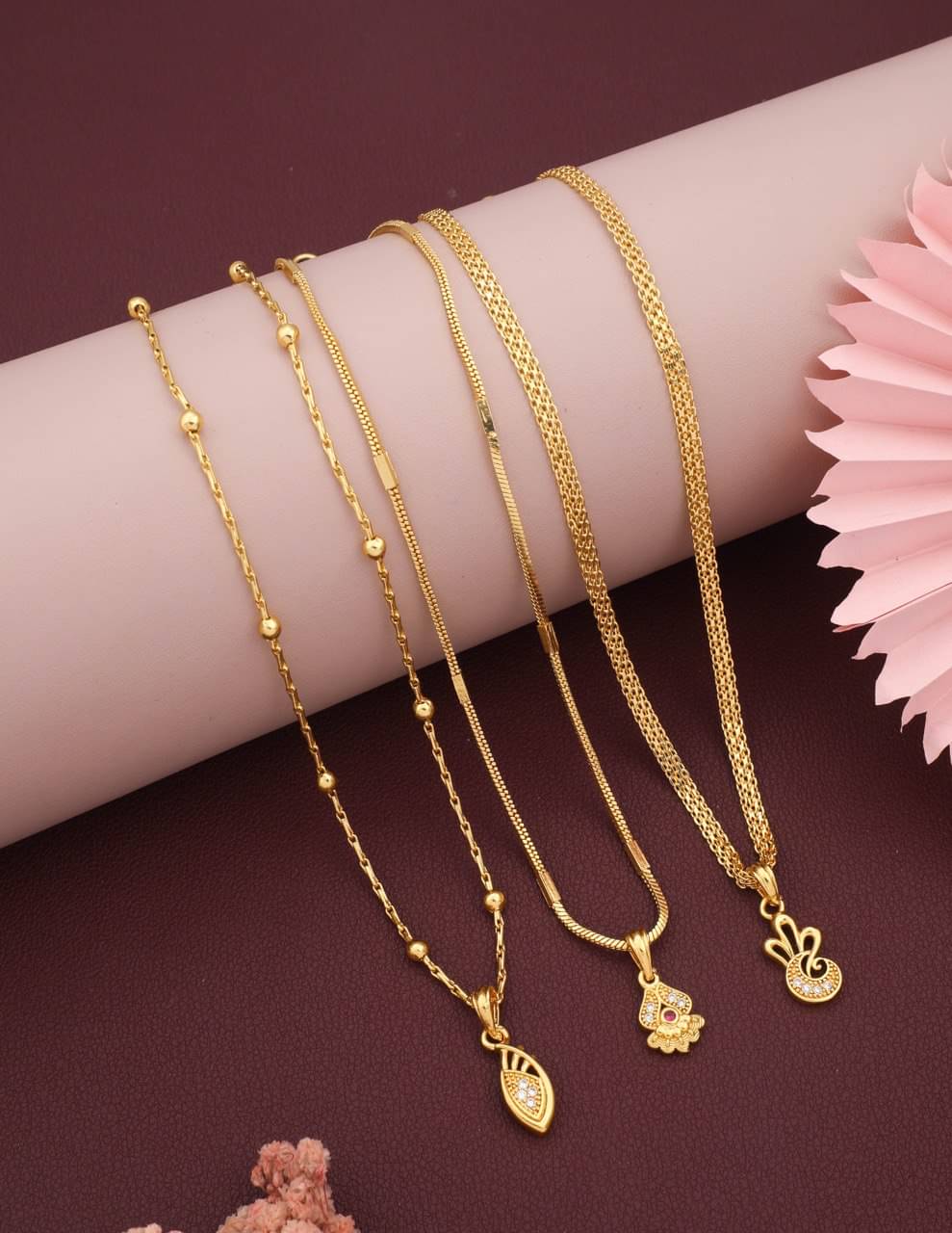     			S H GOLD Gold Plated Chain ( Set of 3 )