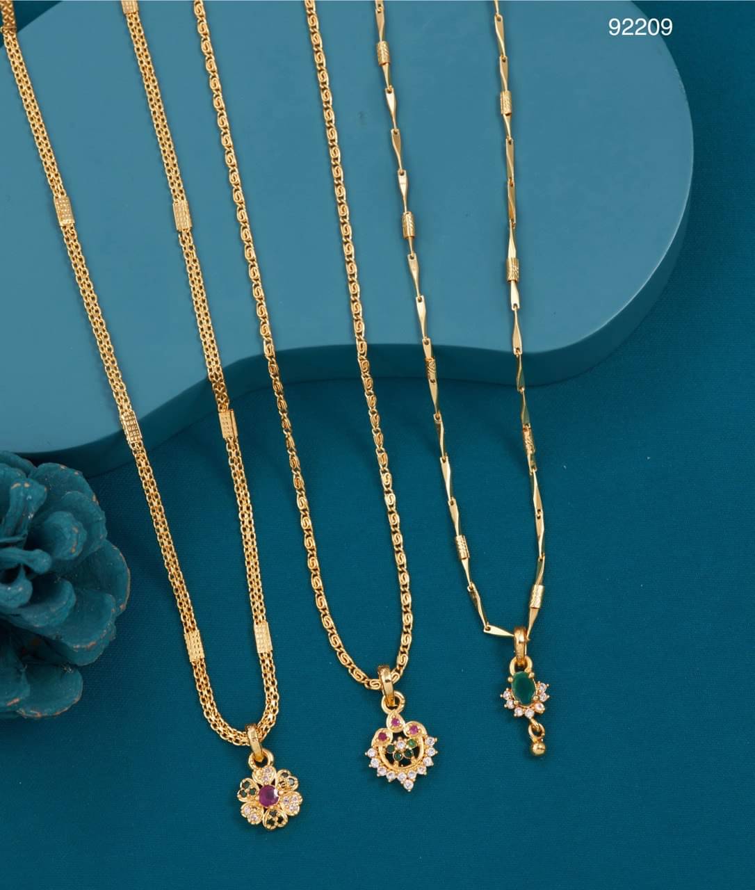     			S H GOLD Gold Plated Chain ( Set of 3 )