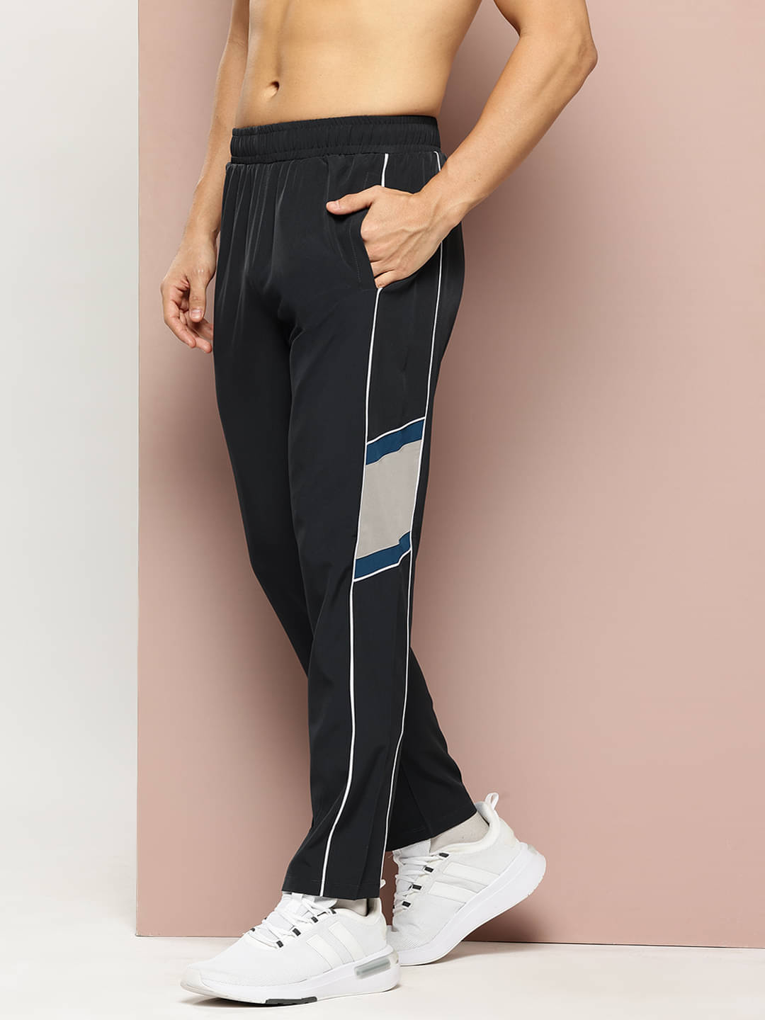 Turnfit GREY Polyester Men's Trackpants ( Pack of 1 ) Turnfit GREY Polyester Men's Trackpants ( Pack of 1 )
