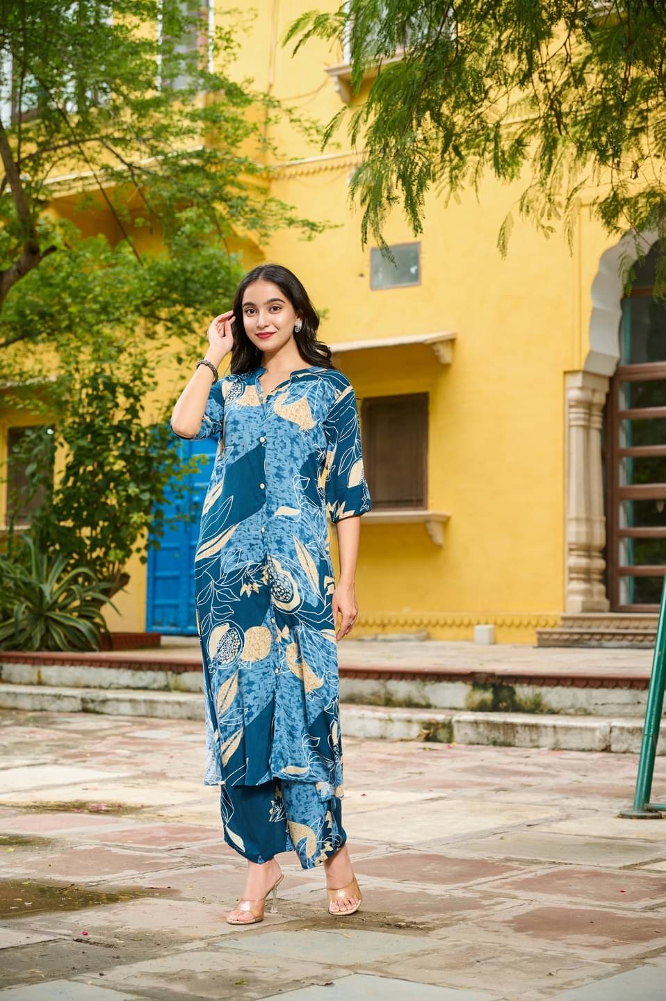     			YAGNIK FASHION Women Rayon Printed A-line Kurti With Palazzo ( Blue )