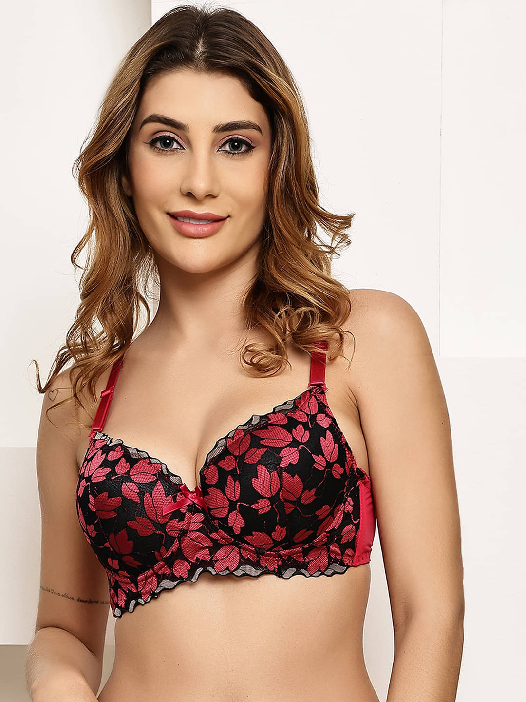     			PrettyCat Pack of 1 Lace Lightly Padded T-Shirt Bra For Women ( Red )