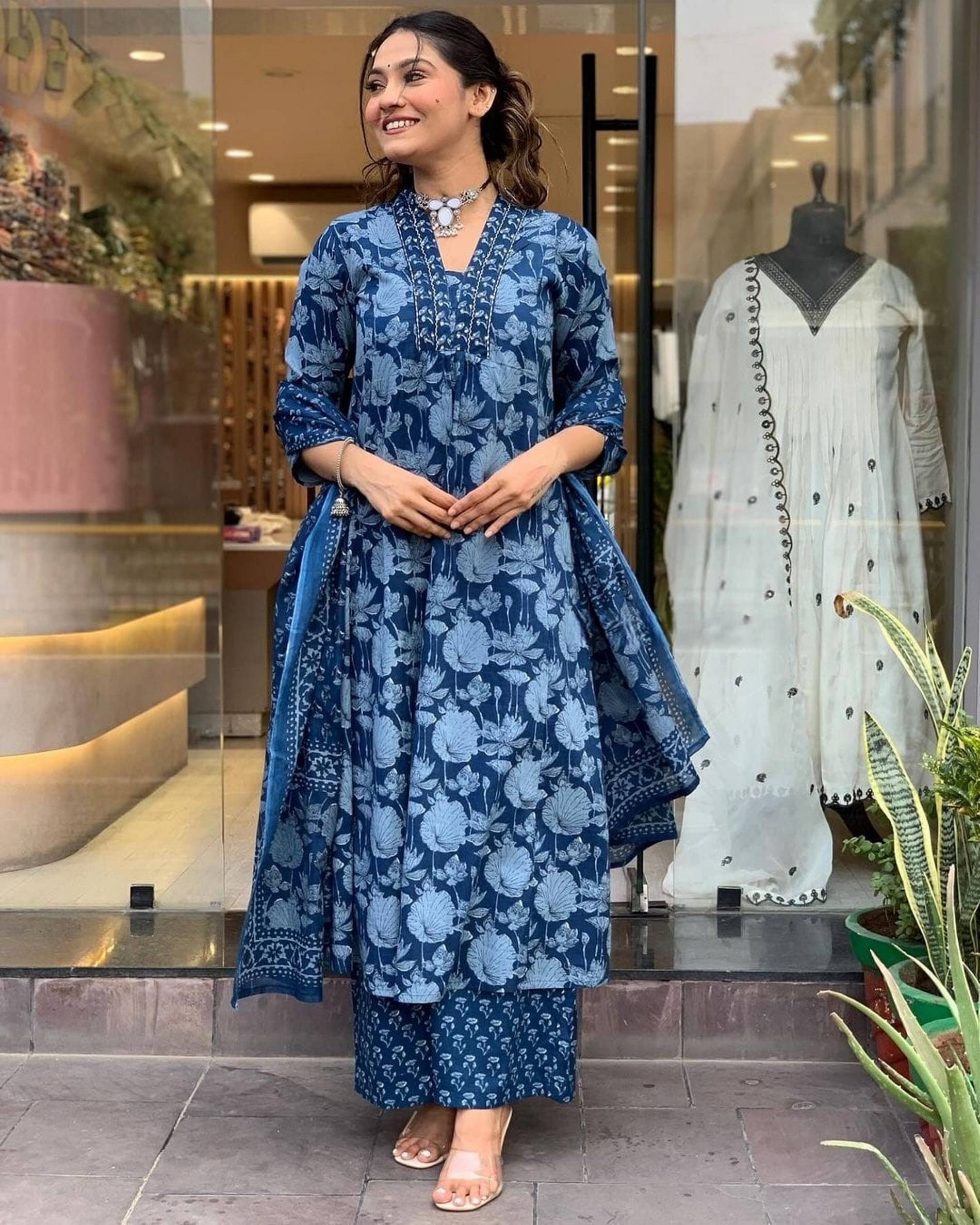 SRF JAIPR Women Cotton Printed Straight Kurti ( Blue ) SRF JAIPR Women Cotton Printed Straight Kurti ( Blue )