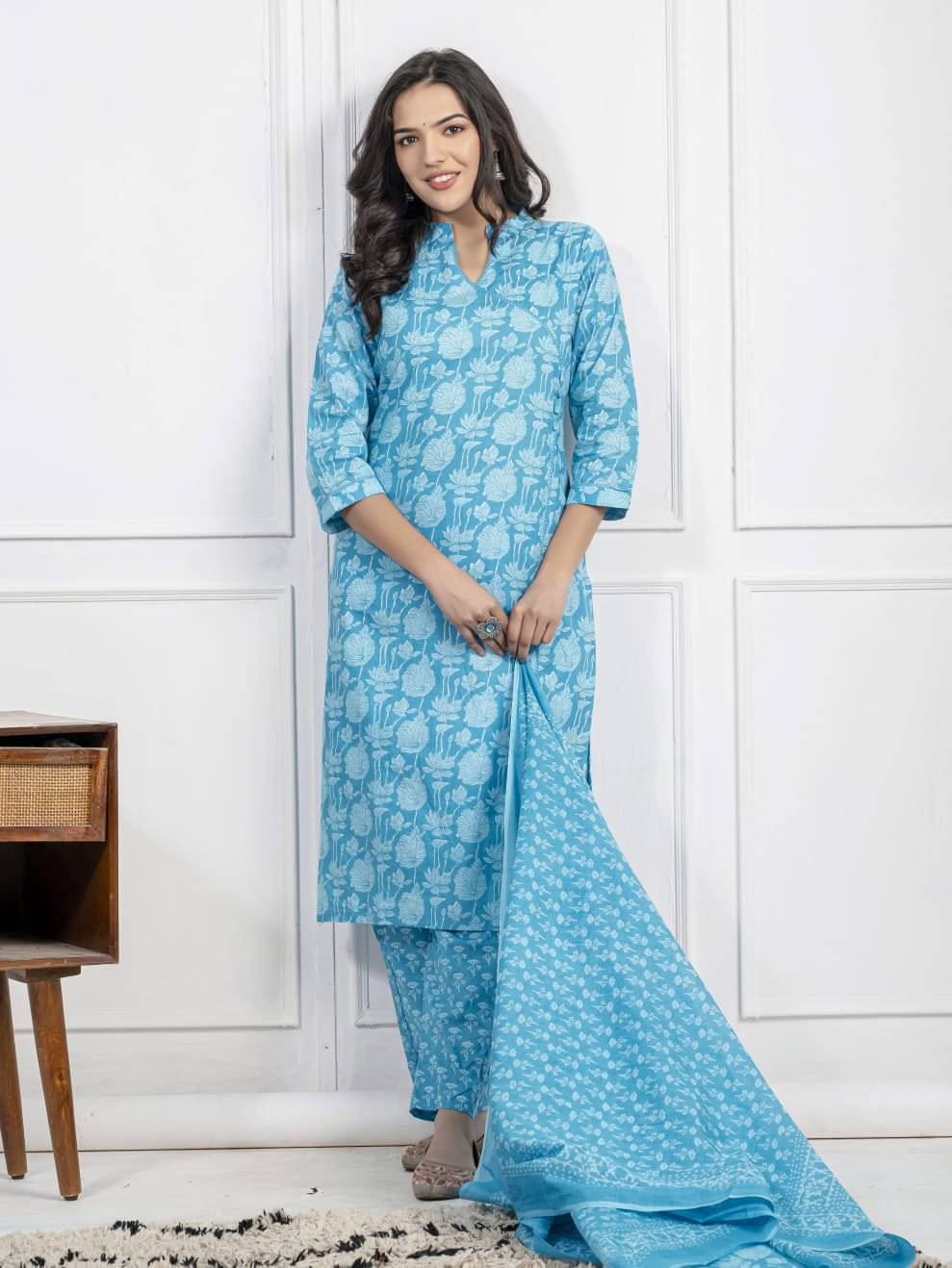 SRF JAIPR Women Cotton Printed Straight Kurti ( Blue )     			SRF JAIPR Women Cotton Printed Straight Kurti ( Blue )