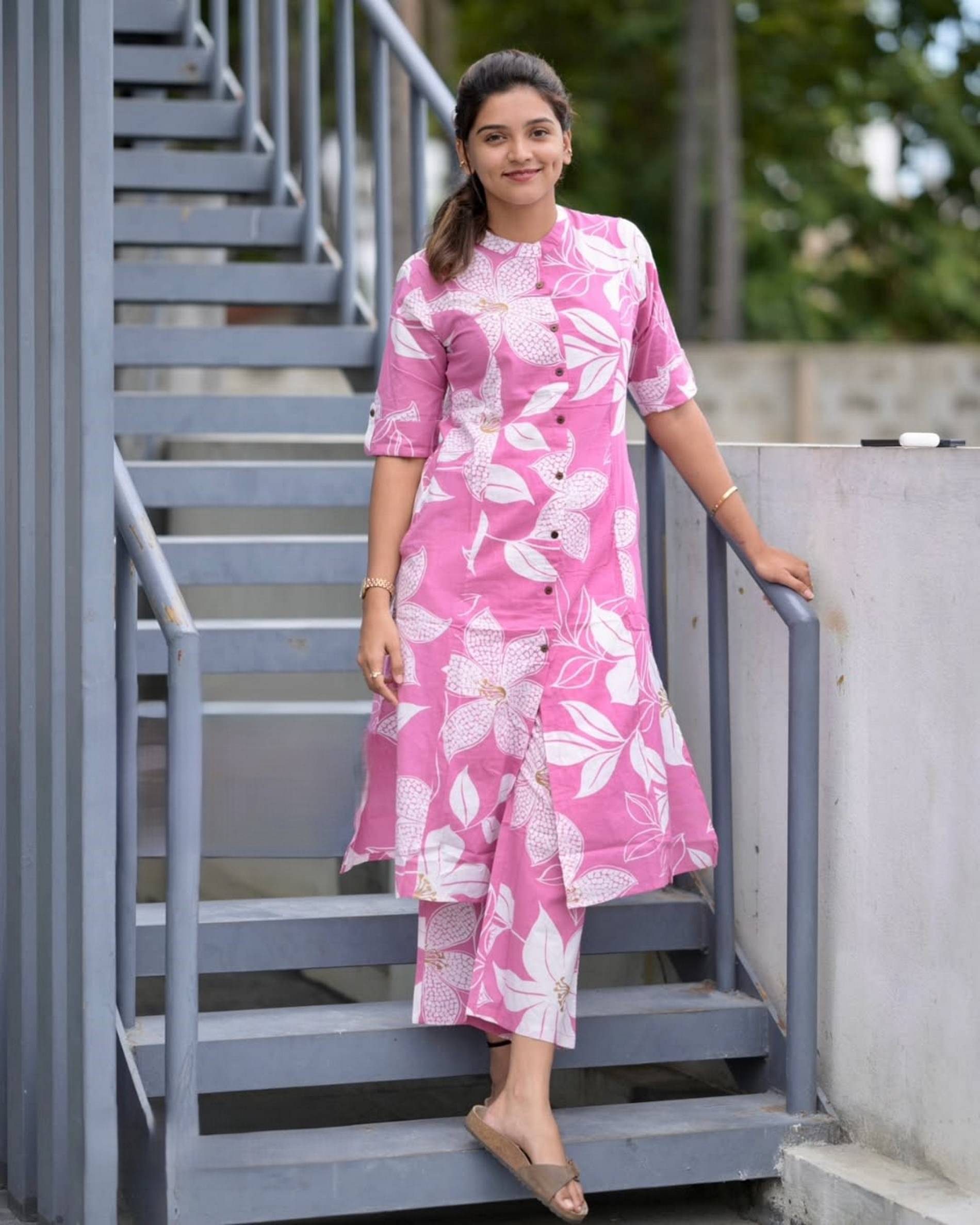 SRF JAIPR Women Cotton Printed Straight Kurti ( Pink ) SRF JAIPR Women Cotton Printed Straight Kurti ( Pink )
