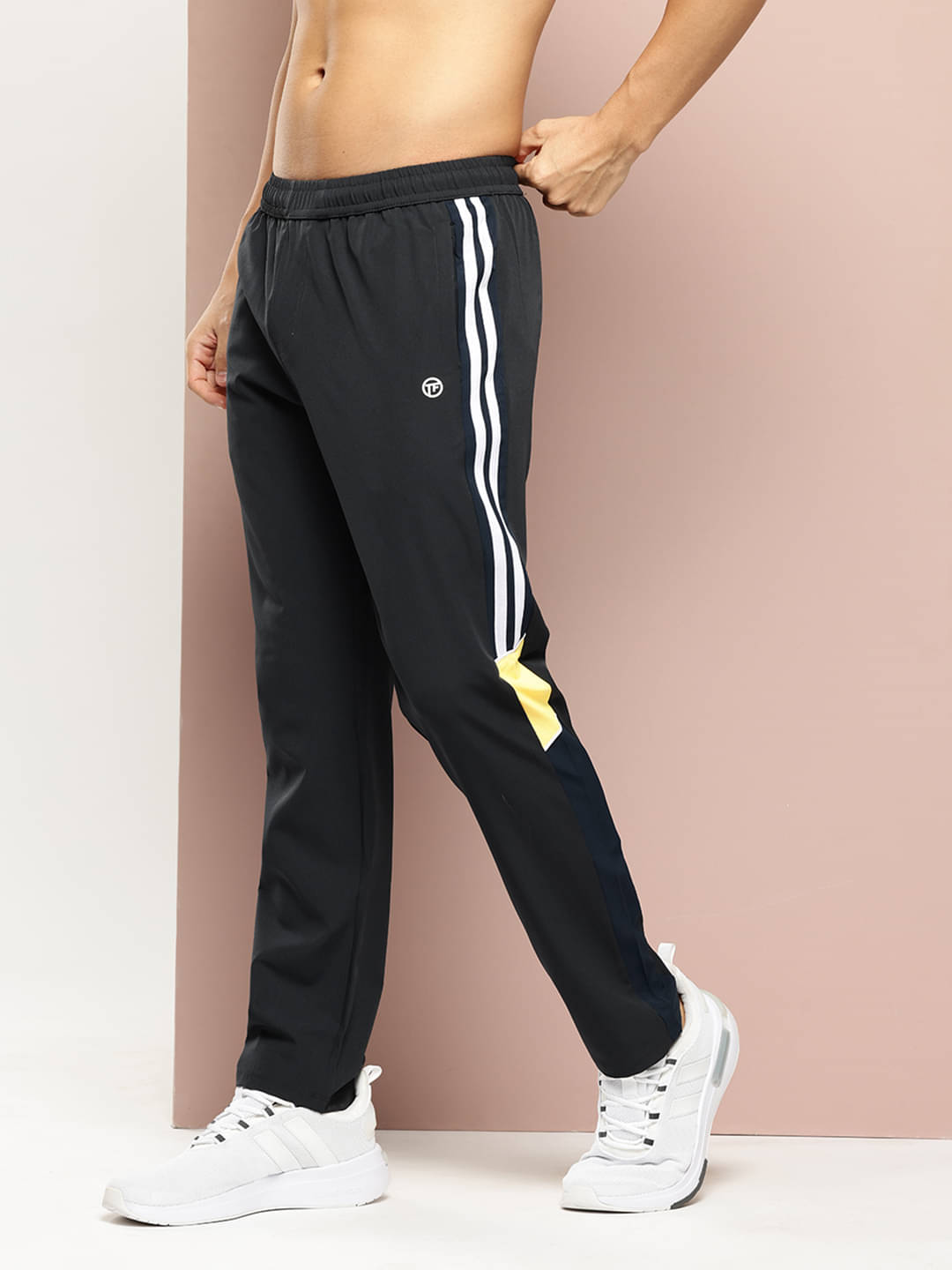 Turnfit Charcoal Polyester Men's Trackpants ( Pack of 1 ) Turnfit Charcoal Polyester Men's Trackpants ( Pack of 1 )