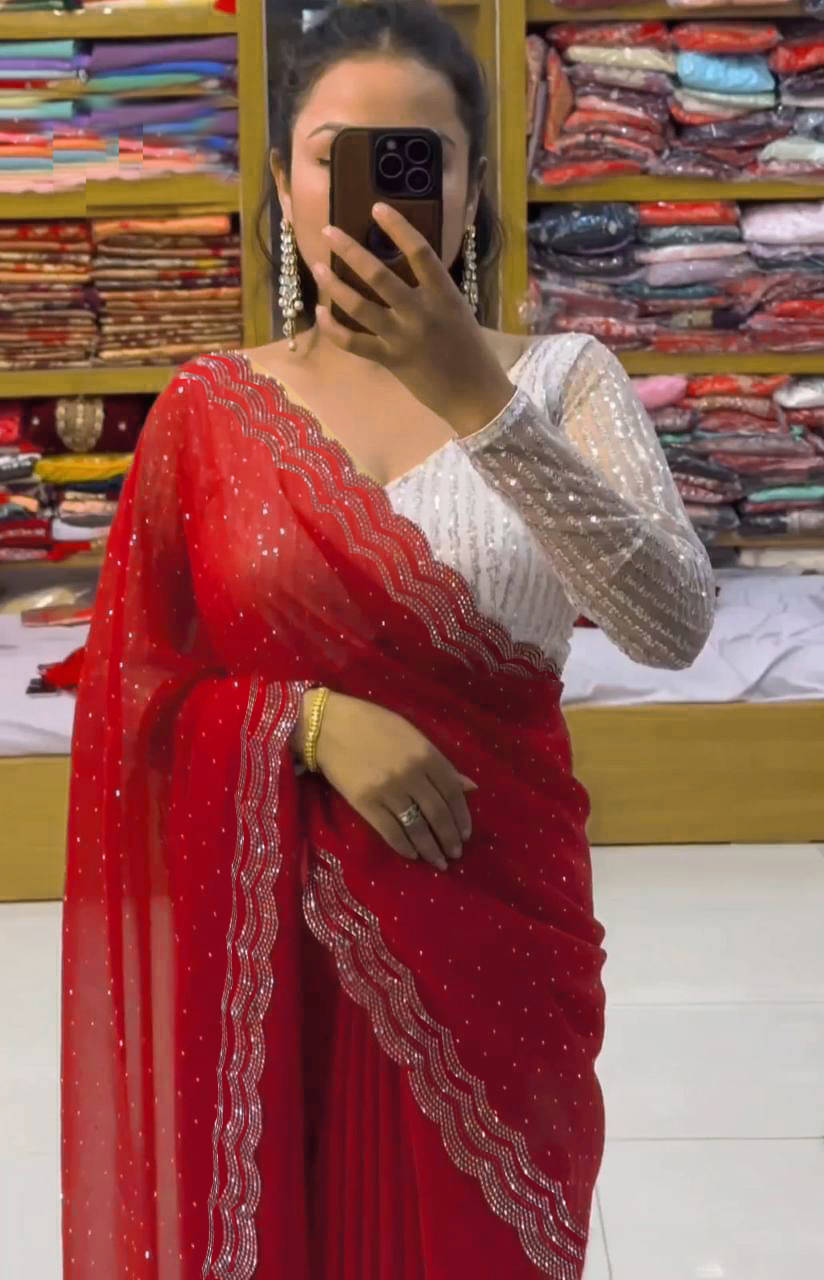     			Avenue Creation Georgette Solid Regular Saree With Unstitched Blouse Piece ( Red )