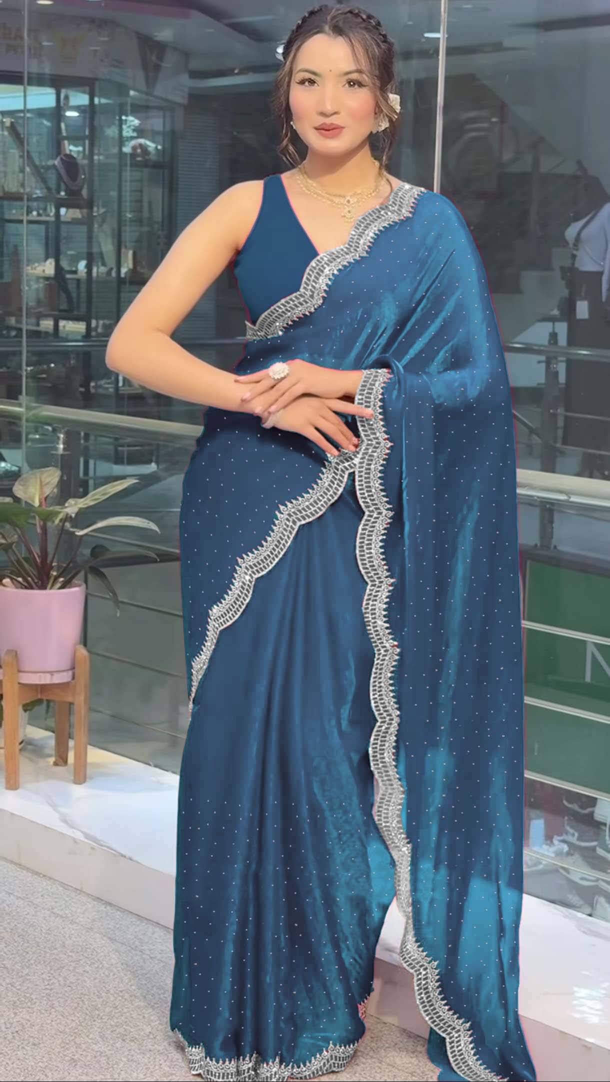     			Avenue Creation Zimmy Choo Solid Regular Saree With Unstitched Blouse Piece ( Rama )