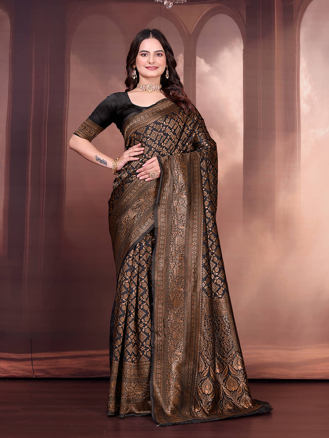     			Kanooda Prits Silk Blend Woven Banarasi saree With Unstitched Blouse Piece ( Multicolor 1 )
