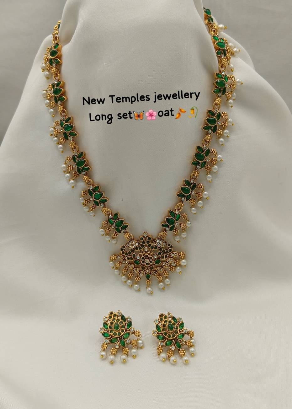 Padmavati Bangles Green Alloy Necklace Set ( Pack of 1 ) Padmavati Bangles Green Alloy Necklace Set ( Pack of 1 )