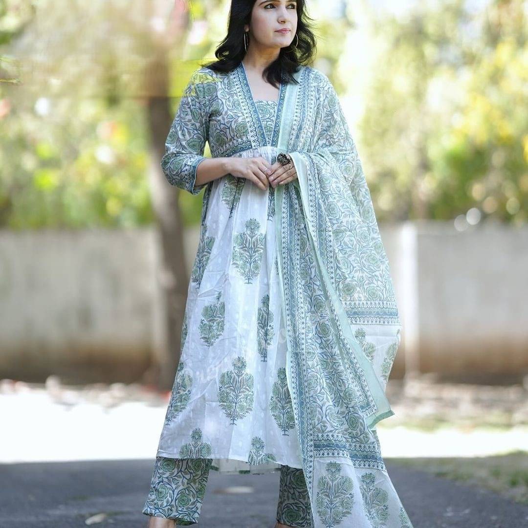     			SRF JAIPR Women Cotton Printed Straight Kurti ( White )