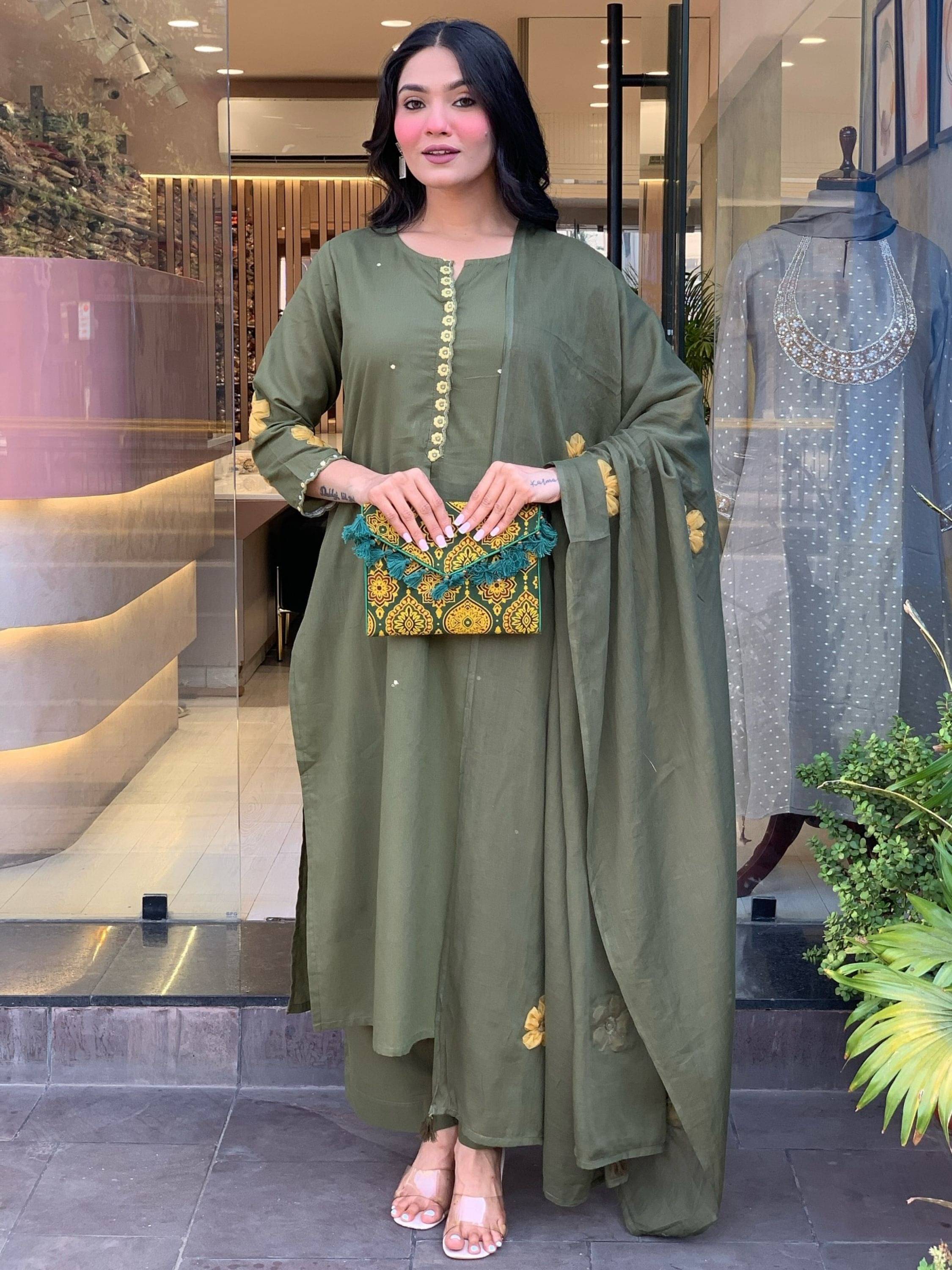     			Niza Fashion Women Chanderi Embroidered Straight Kurti With Pants ( Green )