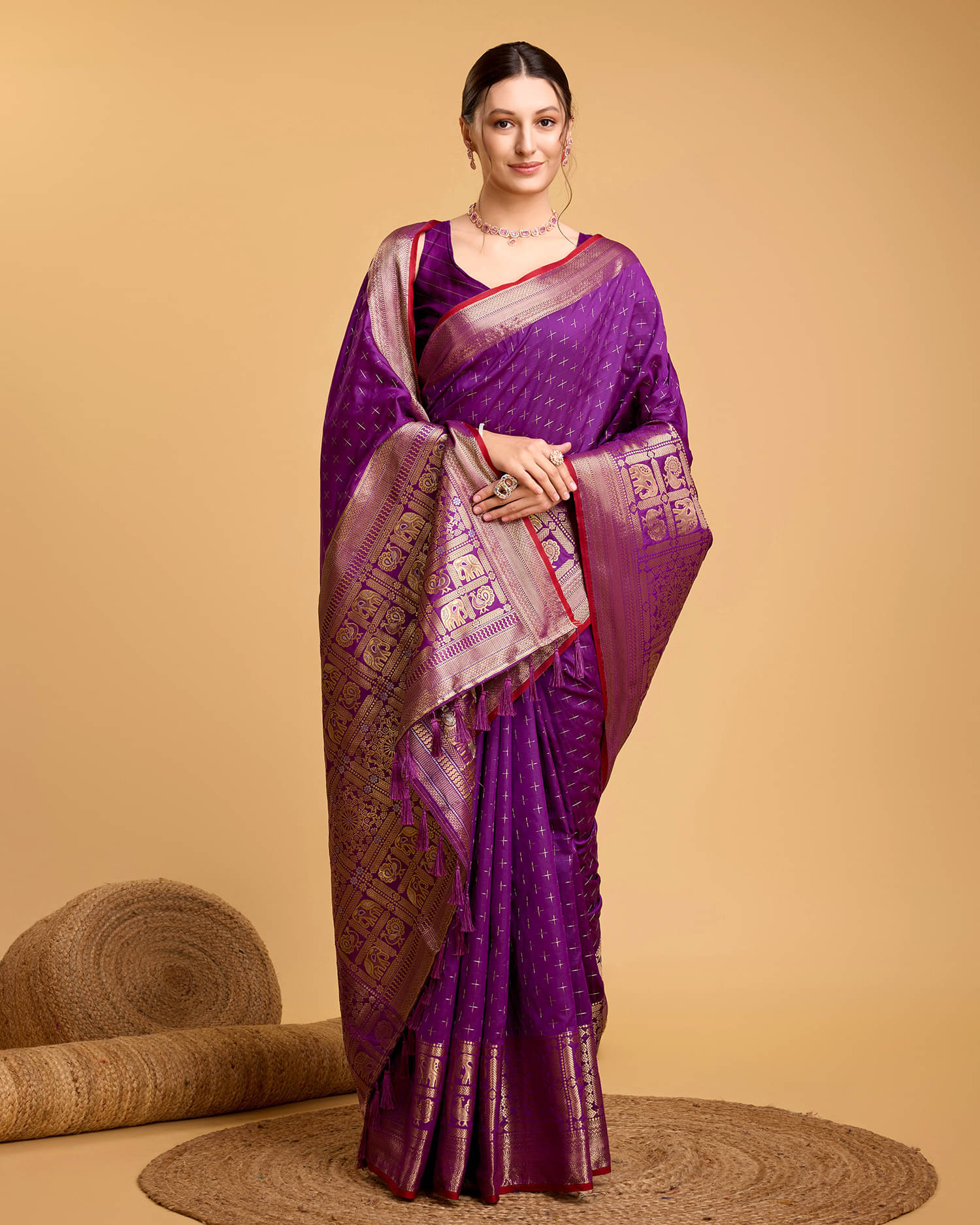     			OFLINE SELCTION Silk Woven Regular Saree With Unstitched Blouse Piece ( Wine )