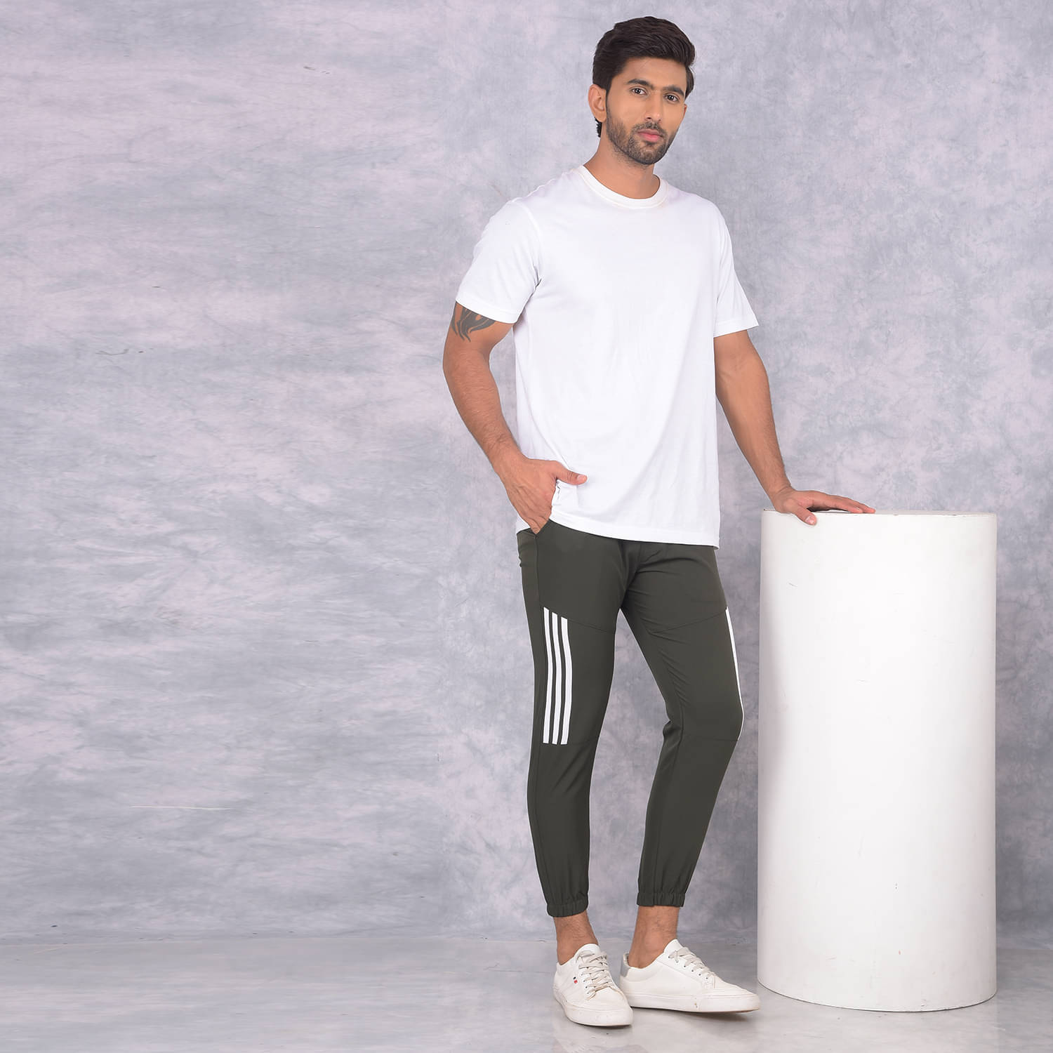     			RAAVI Dark Green Polyester Blend Men's Trackpants ( Pack of 1 )