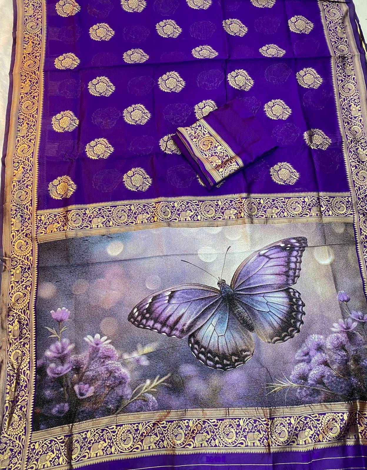 Rangtulika Ethnics Silk Woven Banarasi saree With Unstitched Blouse Piece ( Purple ) Rangtulika Ethnics Silk Woven Banarasi saree With Unstitched Blouse Piece ( Purple )