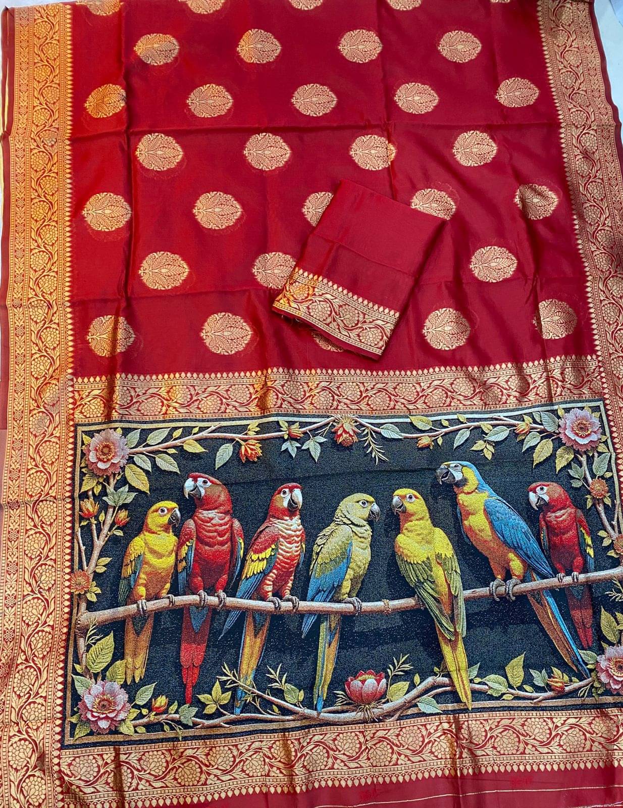     			Rangtulika Ethnics Silk Woven Banarasi saree With Unstitched Blouse Piece ( Maroon )