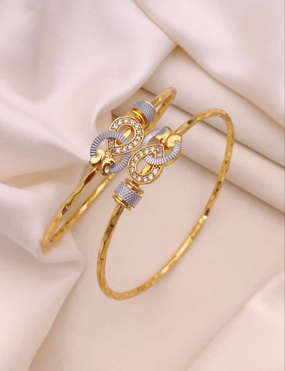Shivay Fashion Gold Bracelet ( Pack of 1 ) - Bangles & Bracelets | Buy online on ZillyBuy