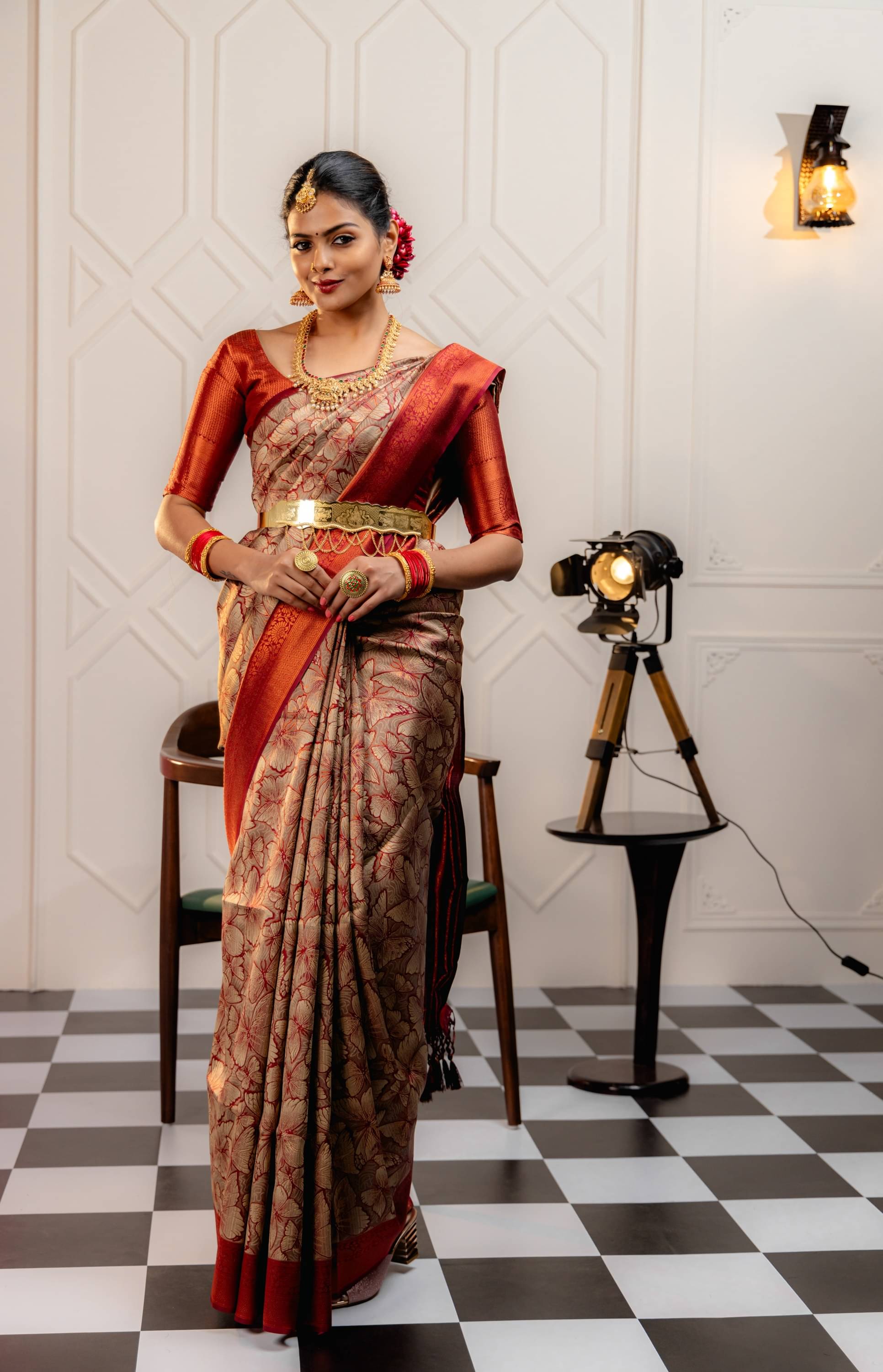     			THE PRIVATE LABLE Silk Woven Banarasi saree With Unstitched Blouse Piece ( Multicolor )