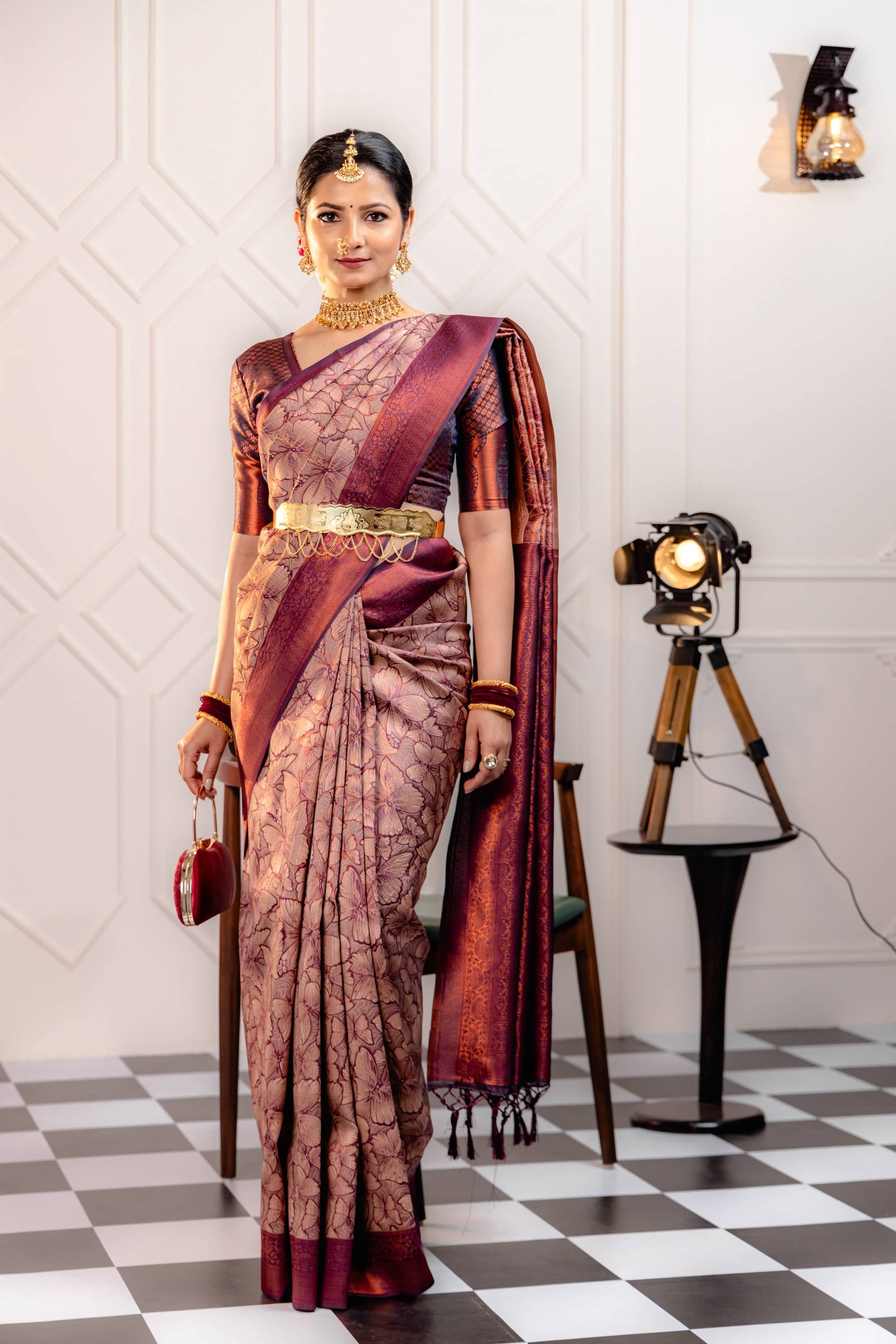 THE PRIVATE LABLE Silk Woven Banarasi saree With Unstitched Blouse Piece ( Magenta ) THE PRIVATE LABLE Silk Woven Banarasi saree With Unstitched Blouse Piece ( Magenta )