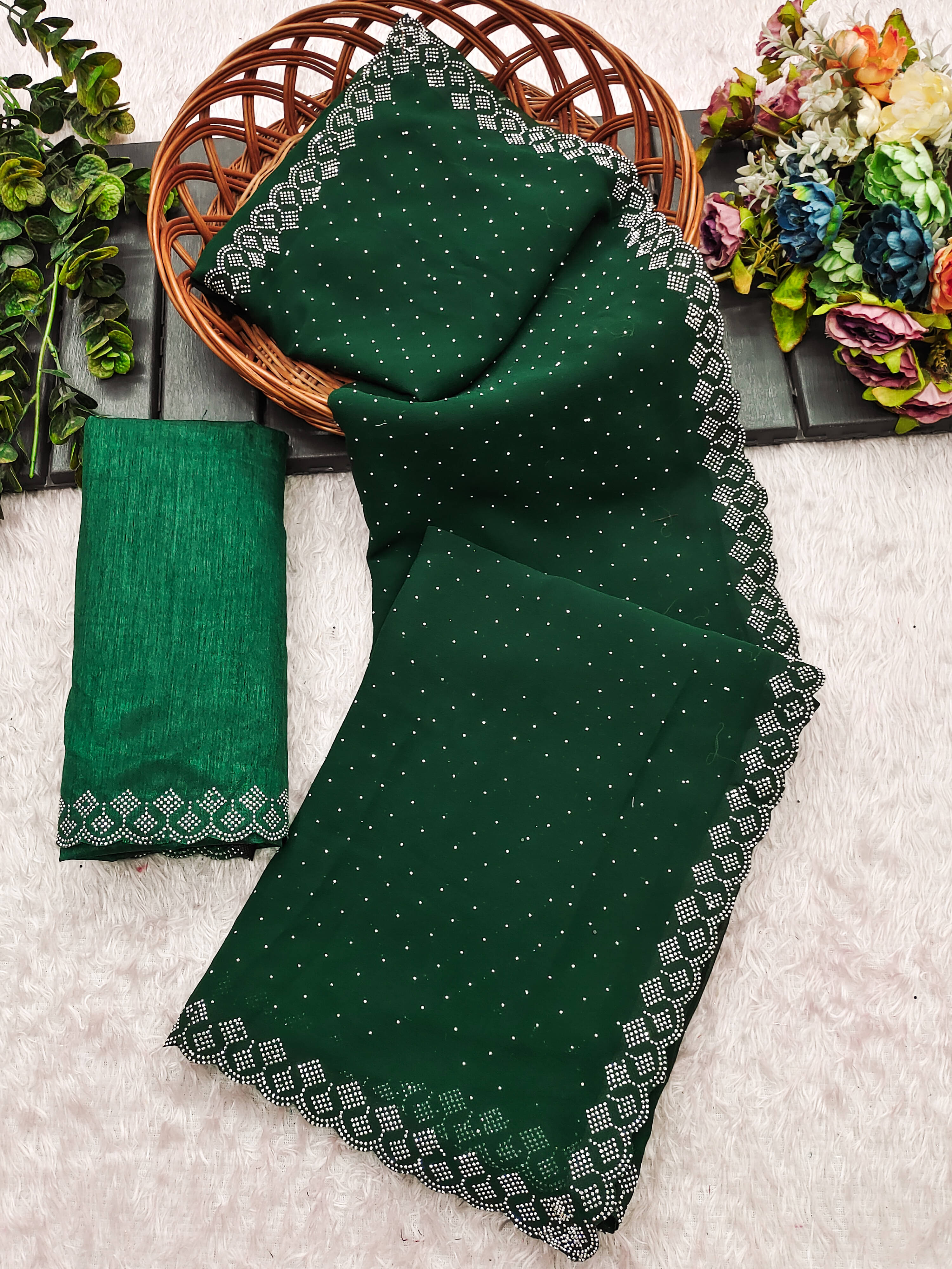 ANAND SAREES Georgette Self Design Kasavu Saree With Unstitched Blouse Piece ( Green ) ANAND SAREES Georgette Self Design Kasavu Saree With Unstitched Blouse Piece ( Green )