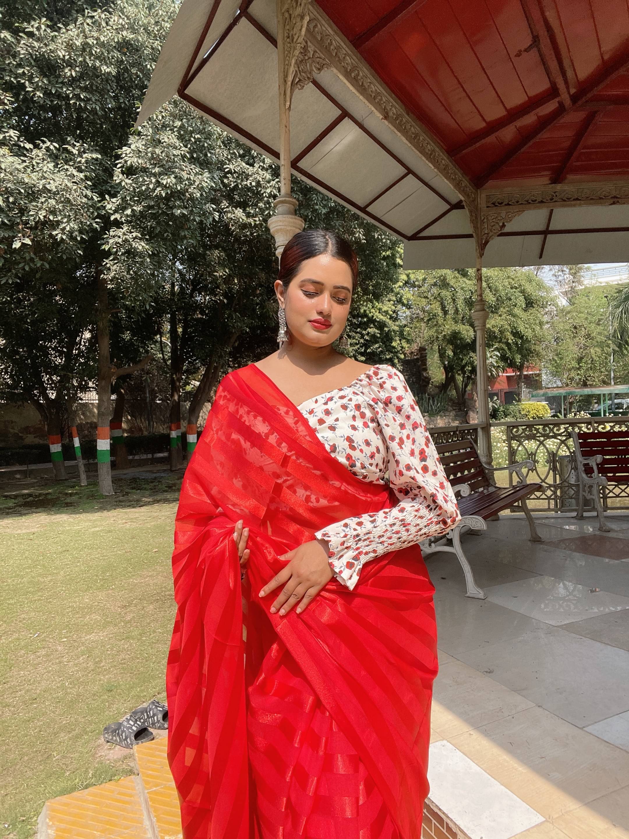 ANAND SAREES Satin Striped Kasavu Saree With Unstitched Blouse Piece ( Red )     			ANAND SAREES Satin Striped Kasavu Saree With Unstitched Blouse Piece ( Red )