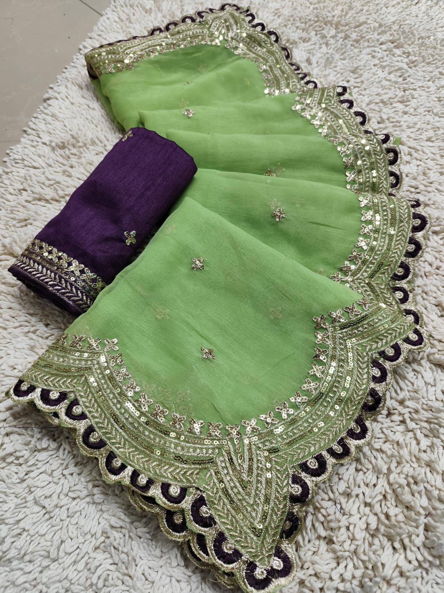     			Avenue Creation Chiffon Embroidered Regular Saree With Unstitched Blouse Piece ( Light Green )
