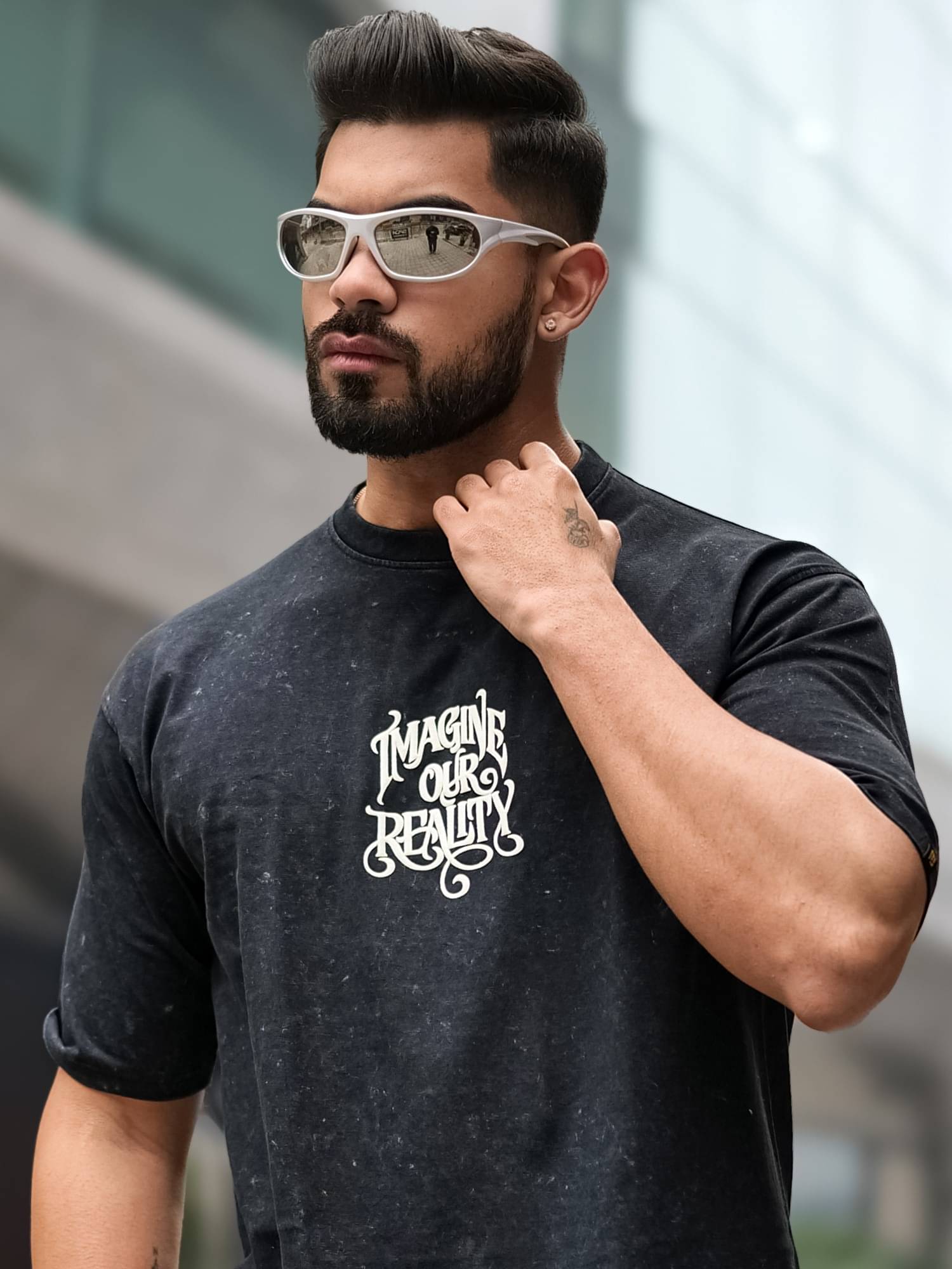 Maniac Men Cotton Oversized Fit solid T-Shirt ( Black )     			Maniac Men Cotton Oversized Fit solid T-Shirt ( Black )