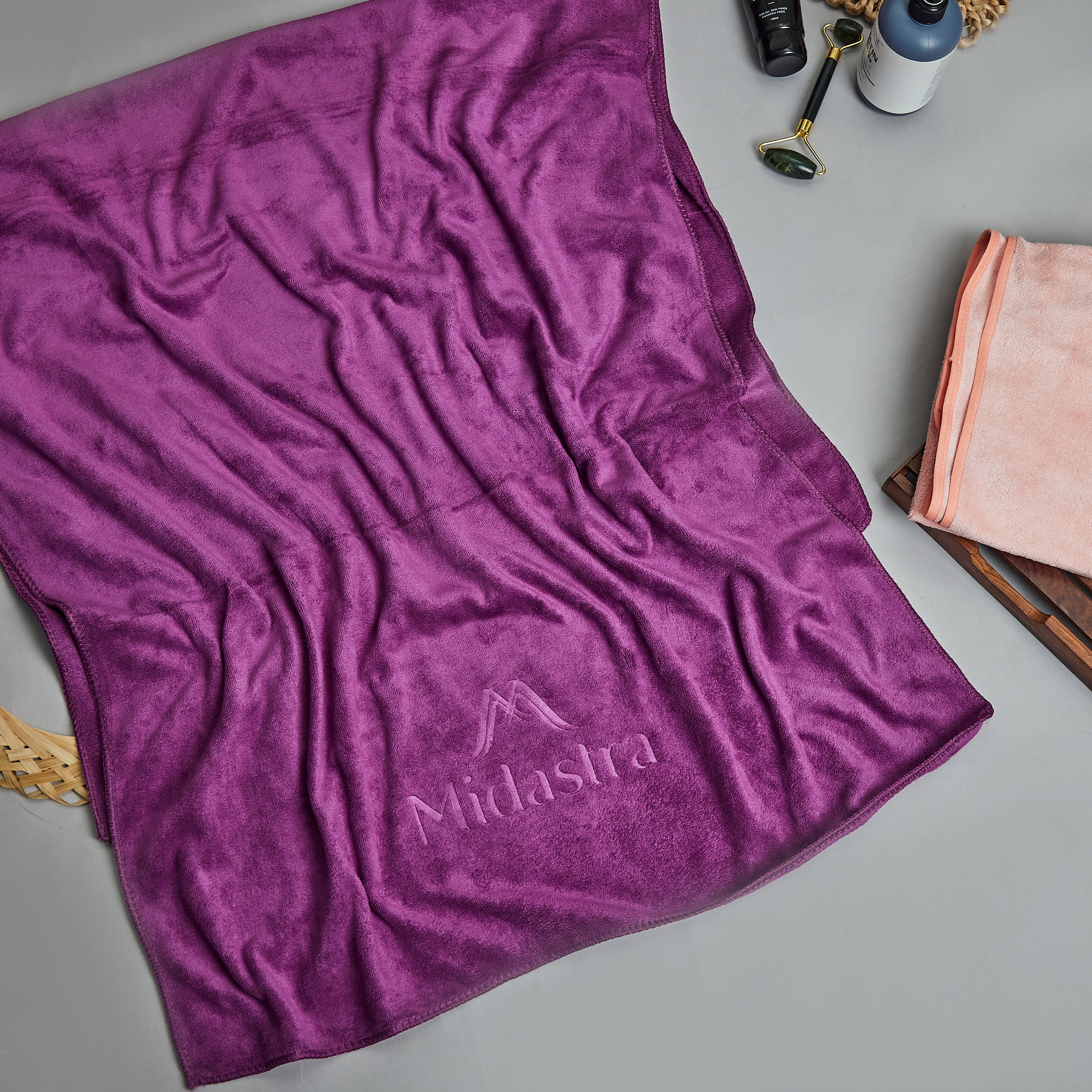     			Midastra Pack of 1 Microfibre 400 -GSM Bath Towel ( Lavender )