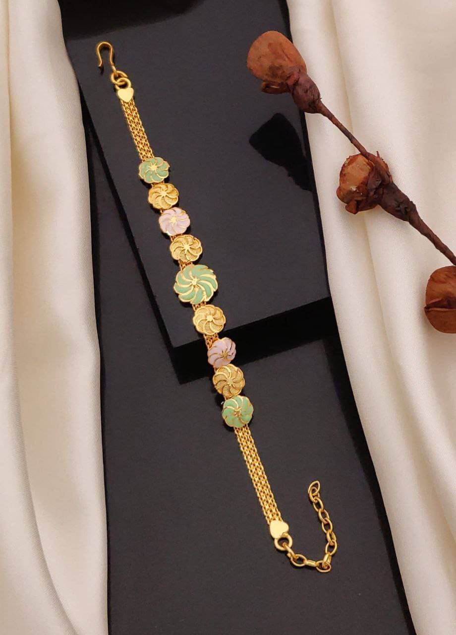     			Shivay Fashion Gold Bracelet ( Pack of 1 )
