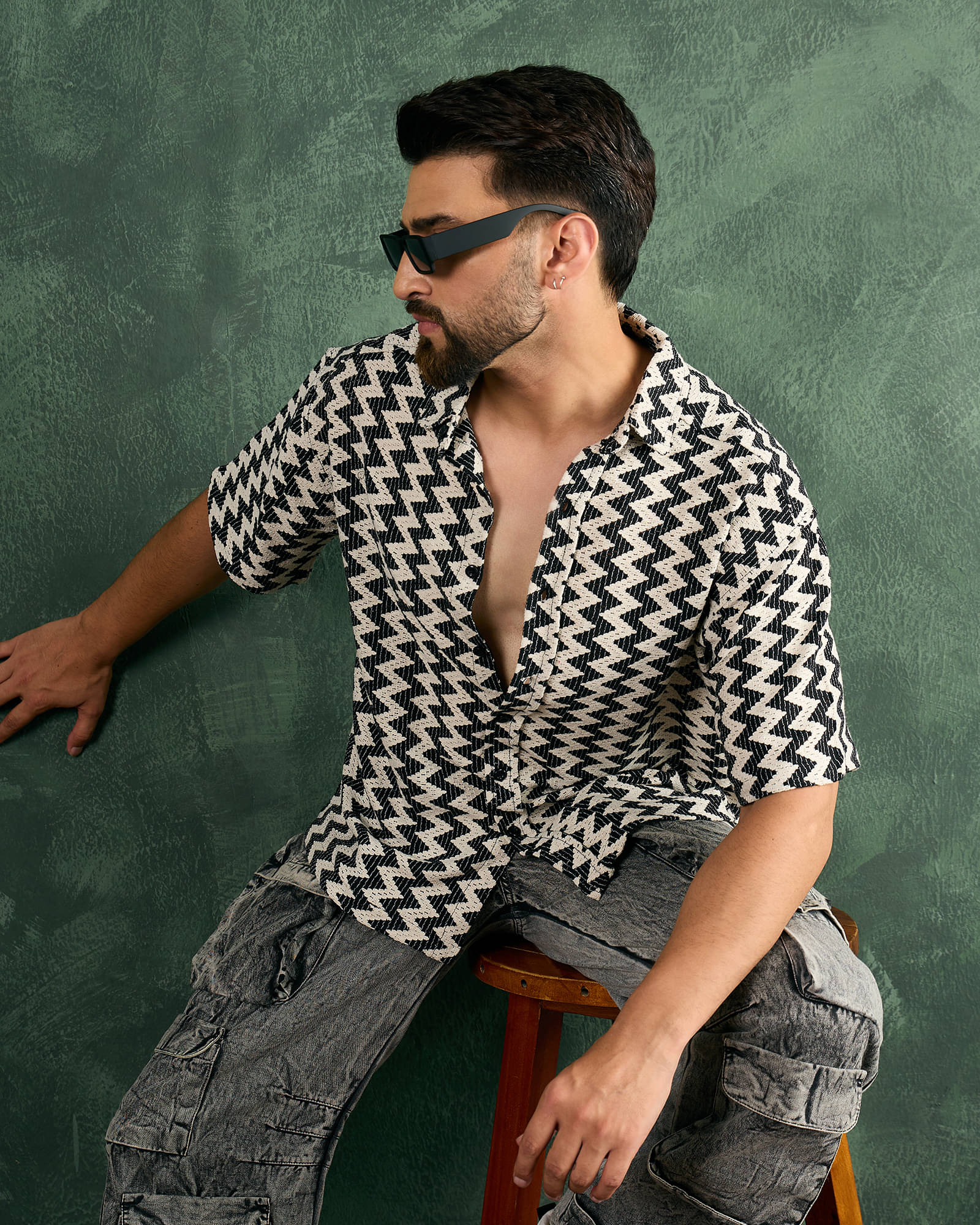 Chimpaaanzee Cotton Blend Oversized Fit Striped Half Sleeves Men's Casual Shirt - Black ( Pack of 1 ) Chimpaaanzee Cotton Blend Oversized Fit Striped Half Sleeves Men's Casual Shirt - Black ( Pack of 1 )