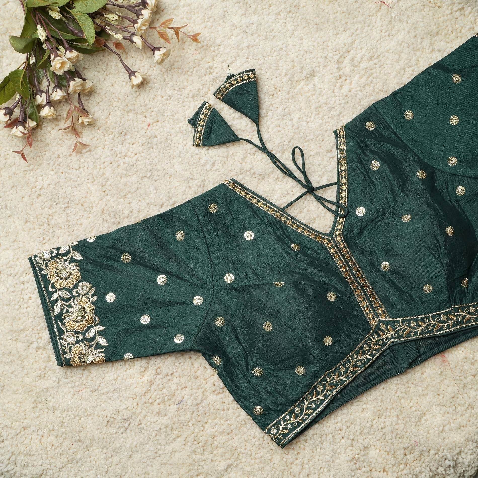     			Modern Mughals Green Readymade with Pad Art Silk Women's Blouse ( Pack of 1 )
