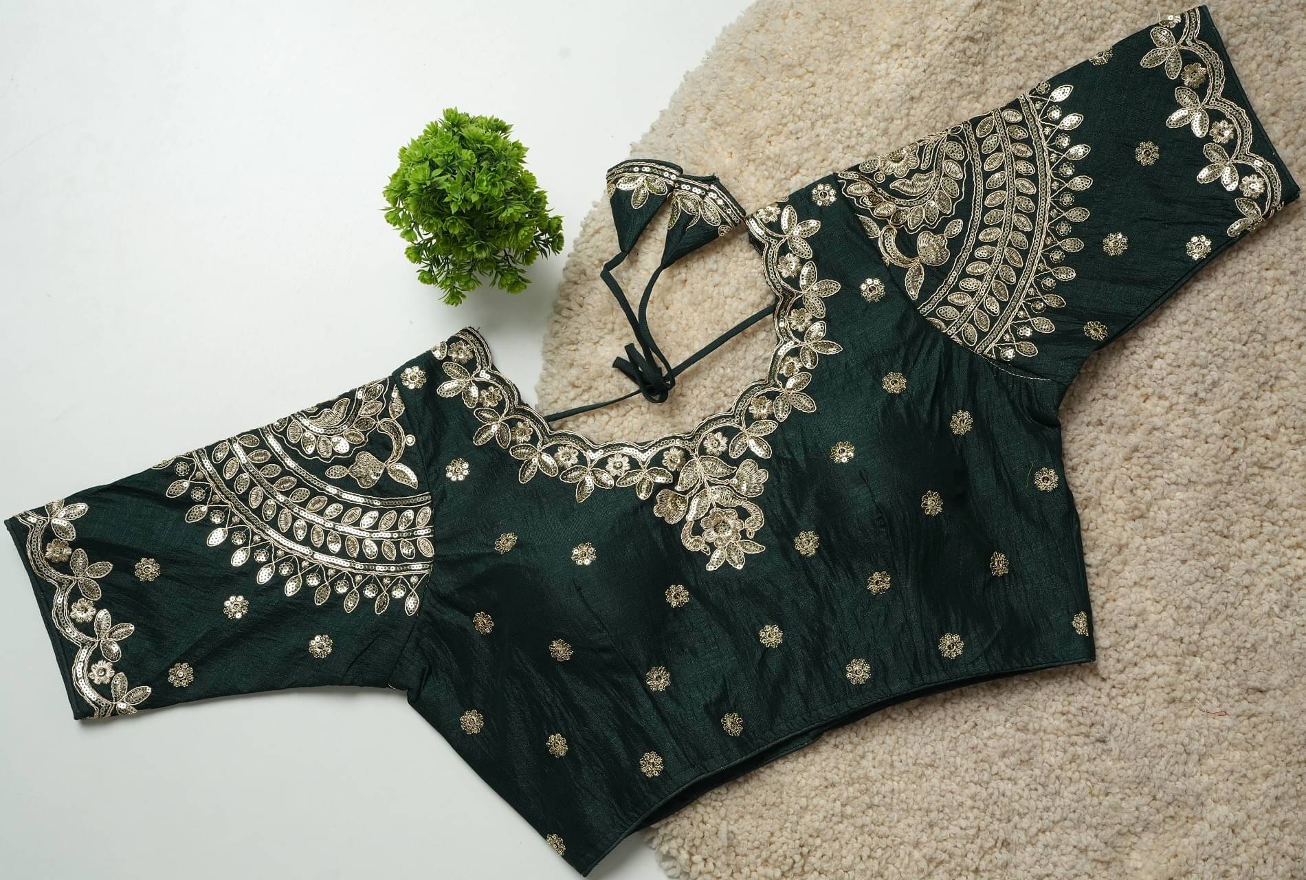     			Modern Mughals Green Readymade with Pad Art Silk Women's Blouse ( Pack of 1 )
