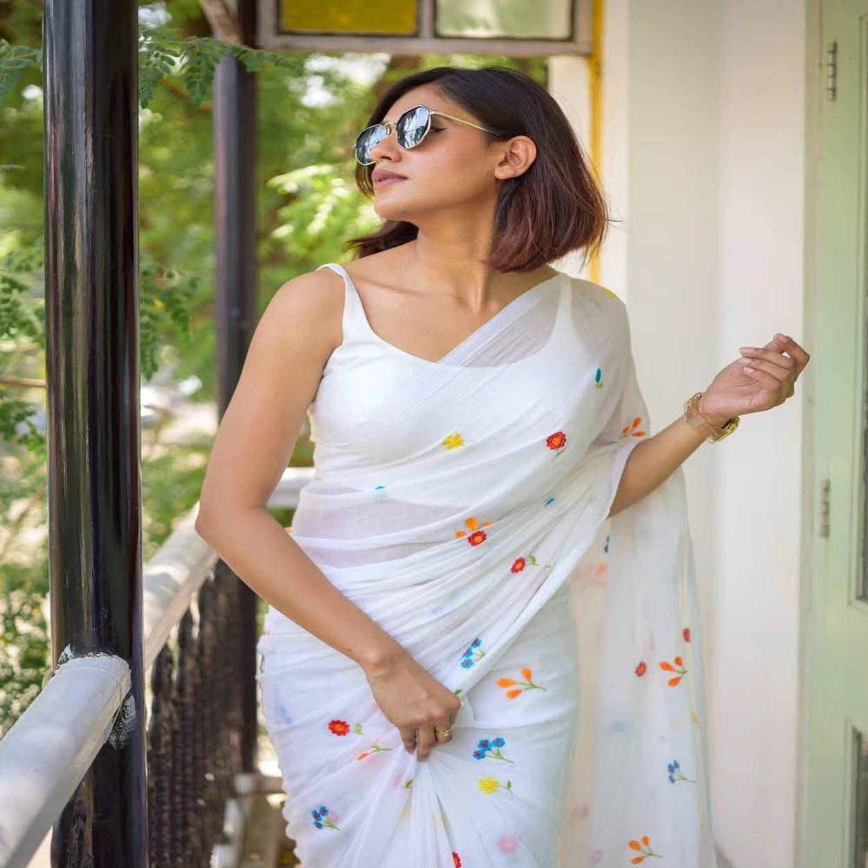 PIYARI FASHION Cotton Blend Printed Tant Saree With Unstitched Blouse Piece ( White ) PIYARI FASHION Cotton Blend Printed Tant Saree With Unstitched Blouse Piece ( White )