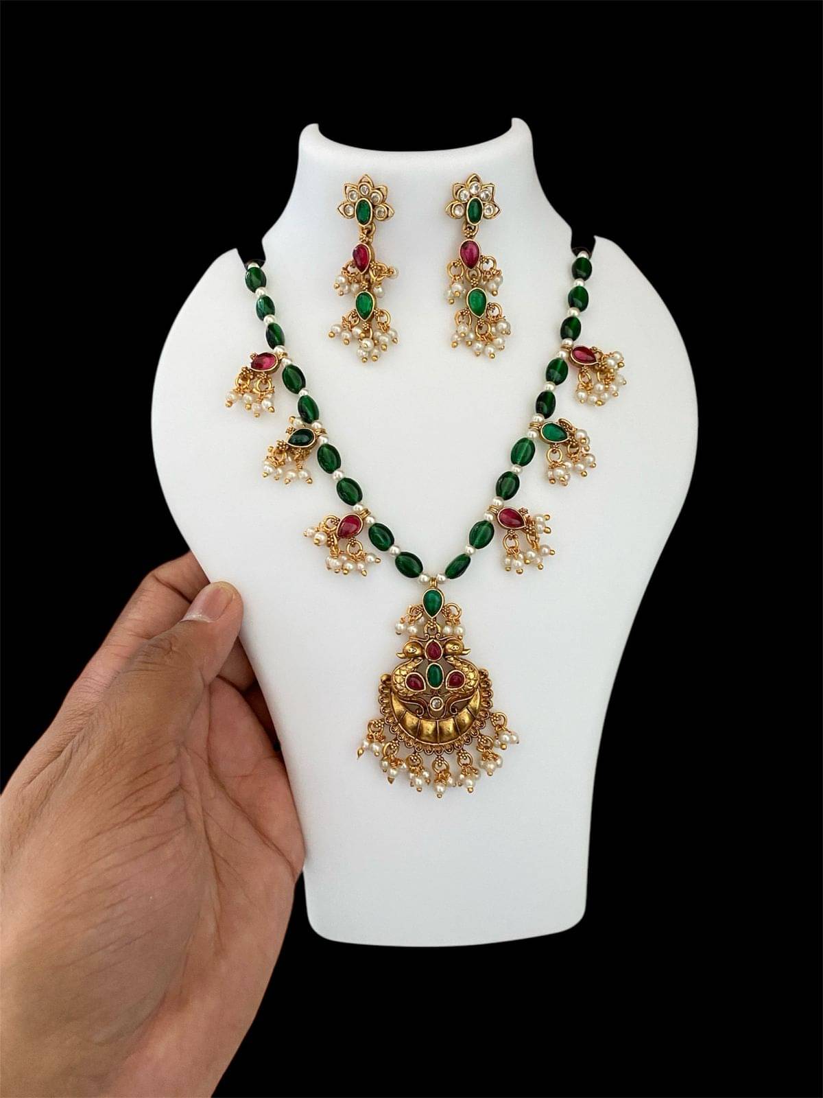     			Shilpa Creation Green Alloy Necklace Set ( Pack of 1 )