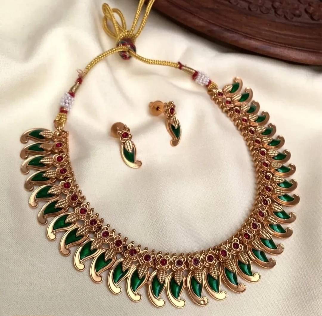     			Shilpa Creation Green Alloy Necklace Set ( Pack of 1 )